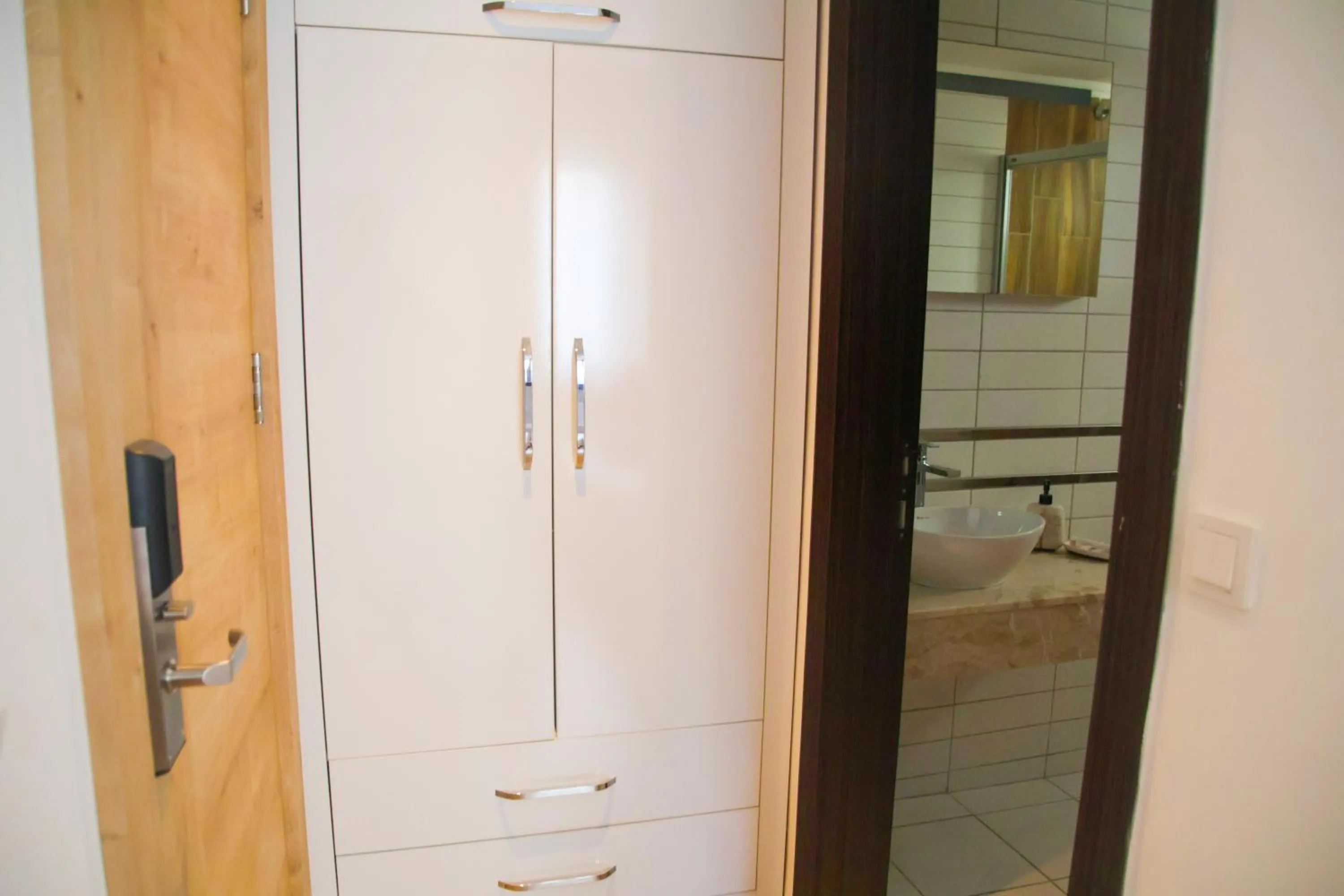 Photo of the whole room in Hermes Hotel