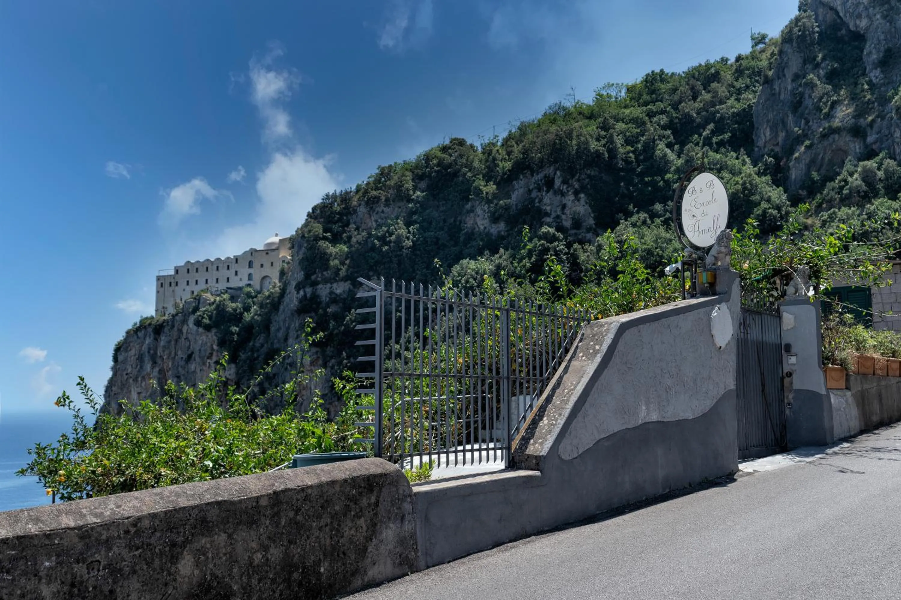 Facade/entrance in B&B Ercole di Amalfi