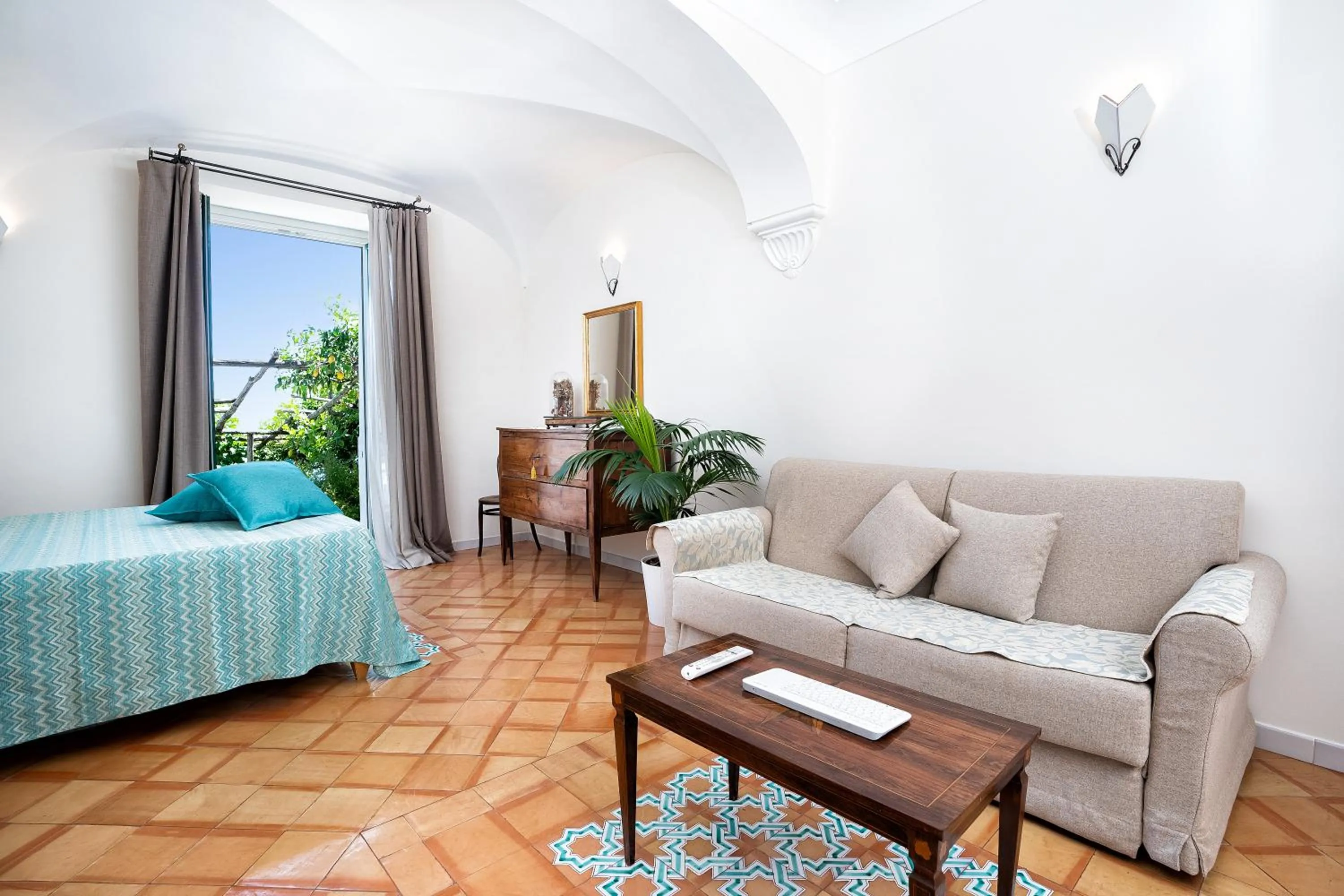 Photo of the whole room, Bed in B&B Ercole di Amalfi