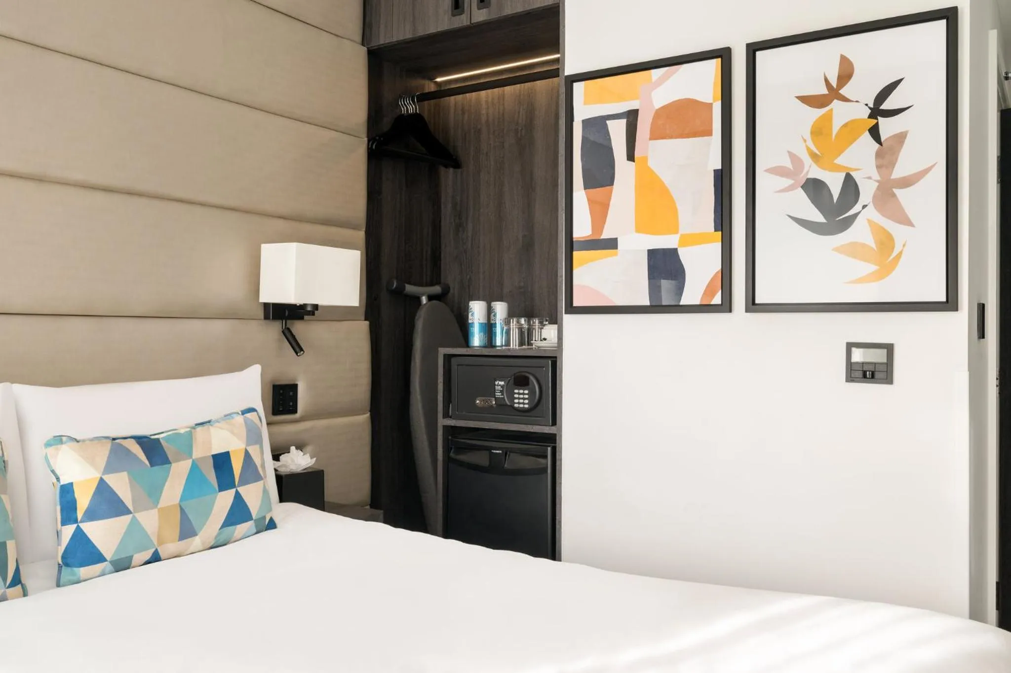 Bedroom, Bed in voco London Marylebone by IHG