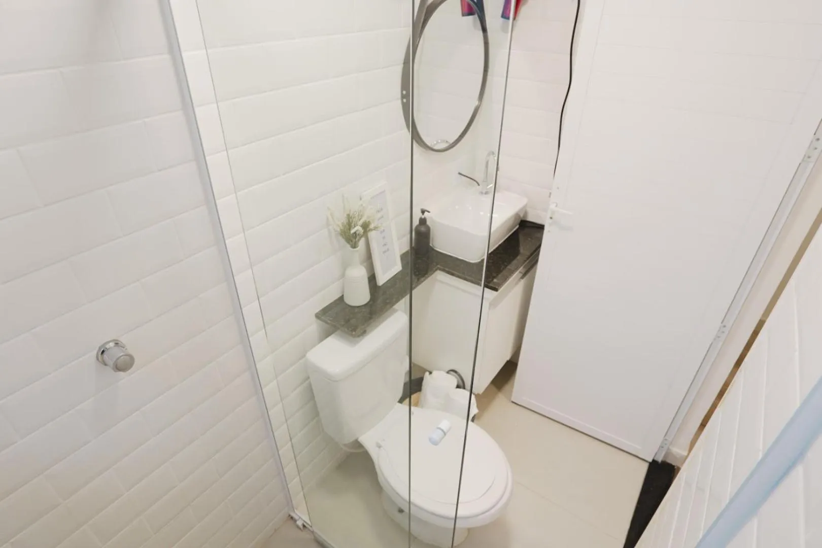 Toilet in Apê Brooklin -Berrini