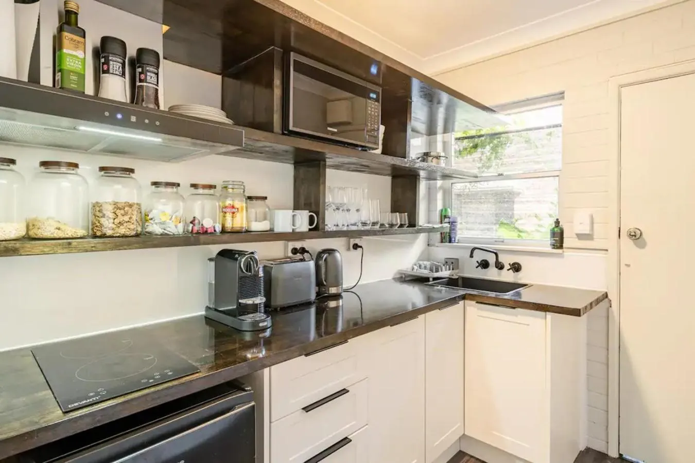 kitchen in 549 Apartments