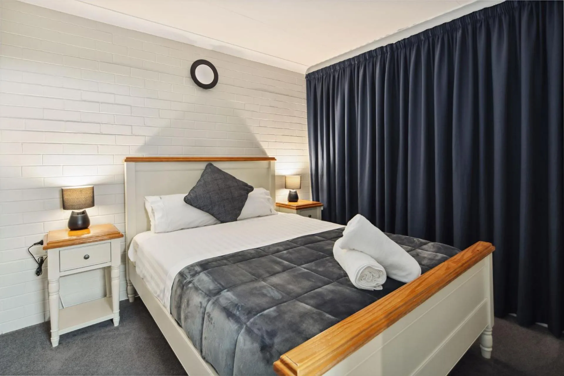 Bedroom, Bed in 549 Apartments