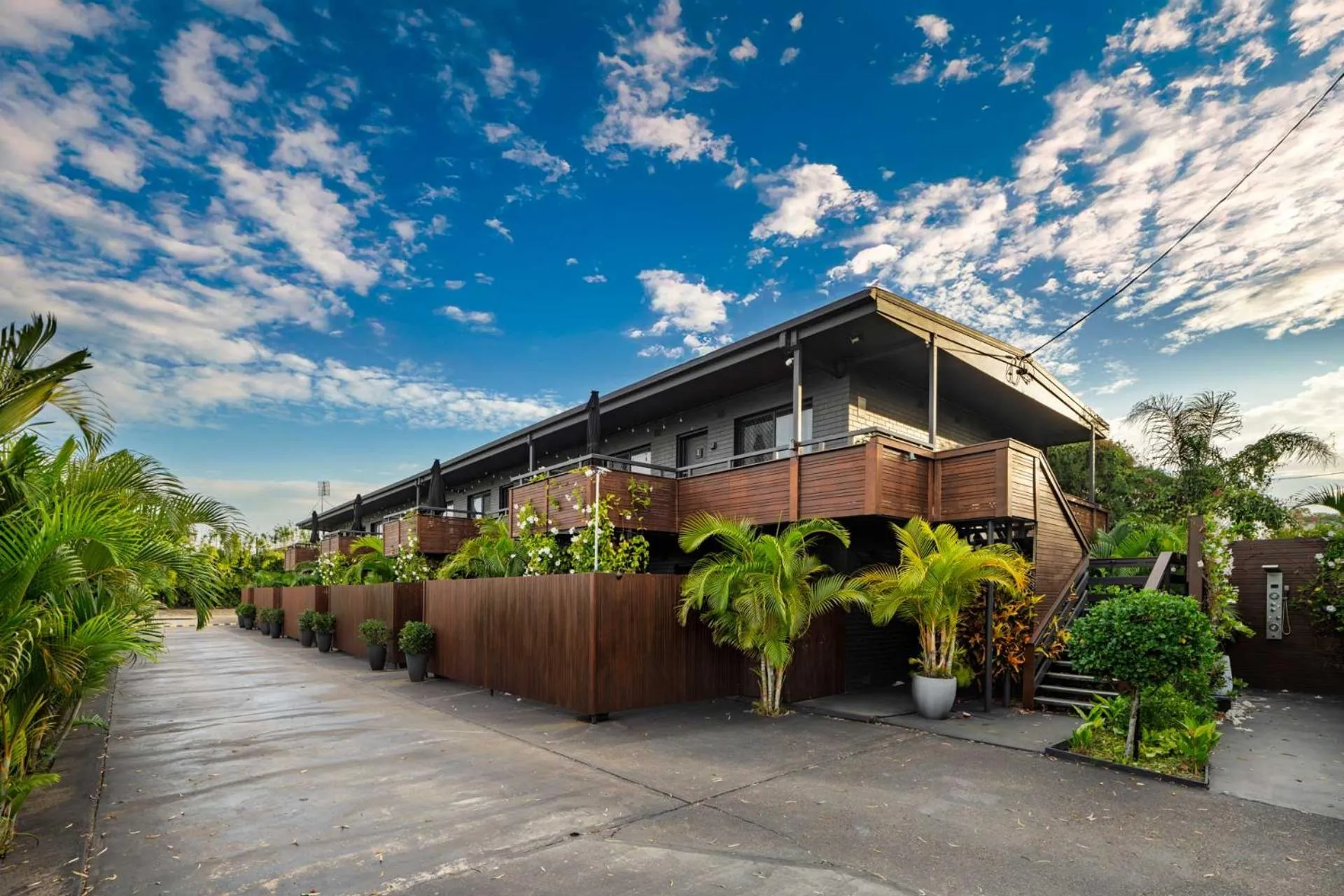 Property building in 549 Apartments