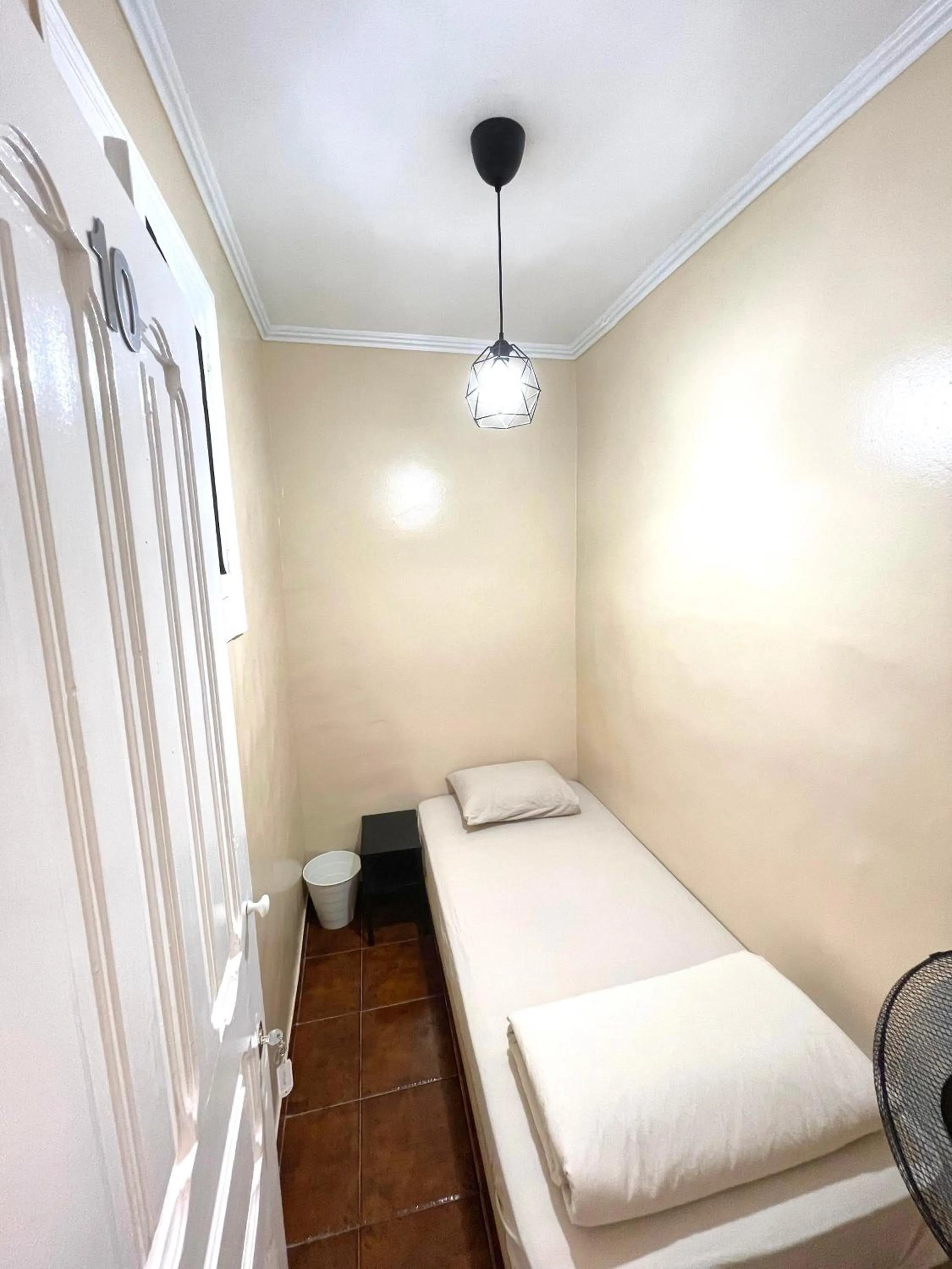 Photo of the whole room, Bed in Lisboa Parque Guest House