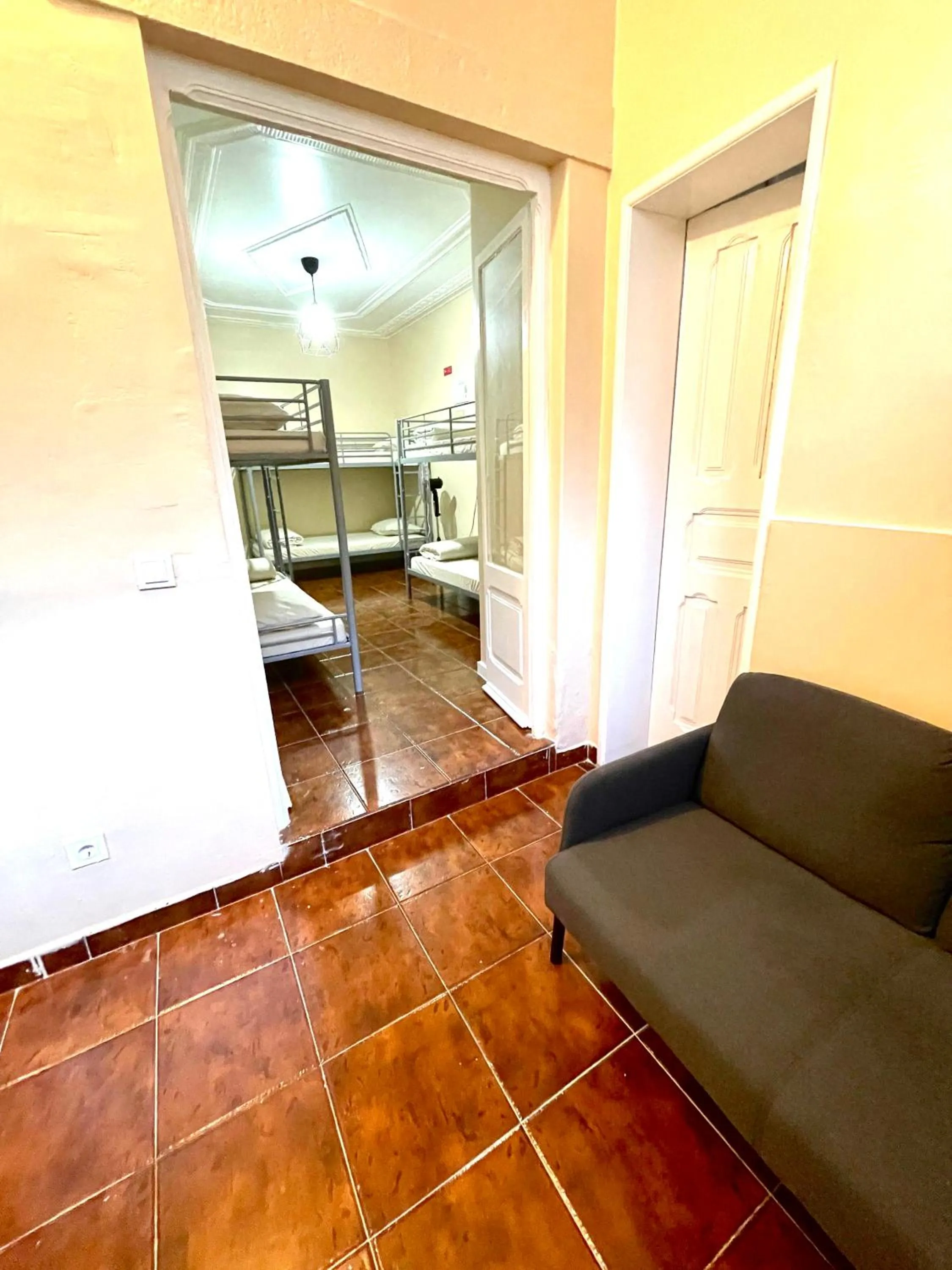 Photo of the whole room in Lisboa Parque Guest House