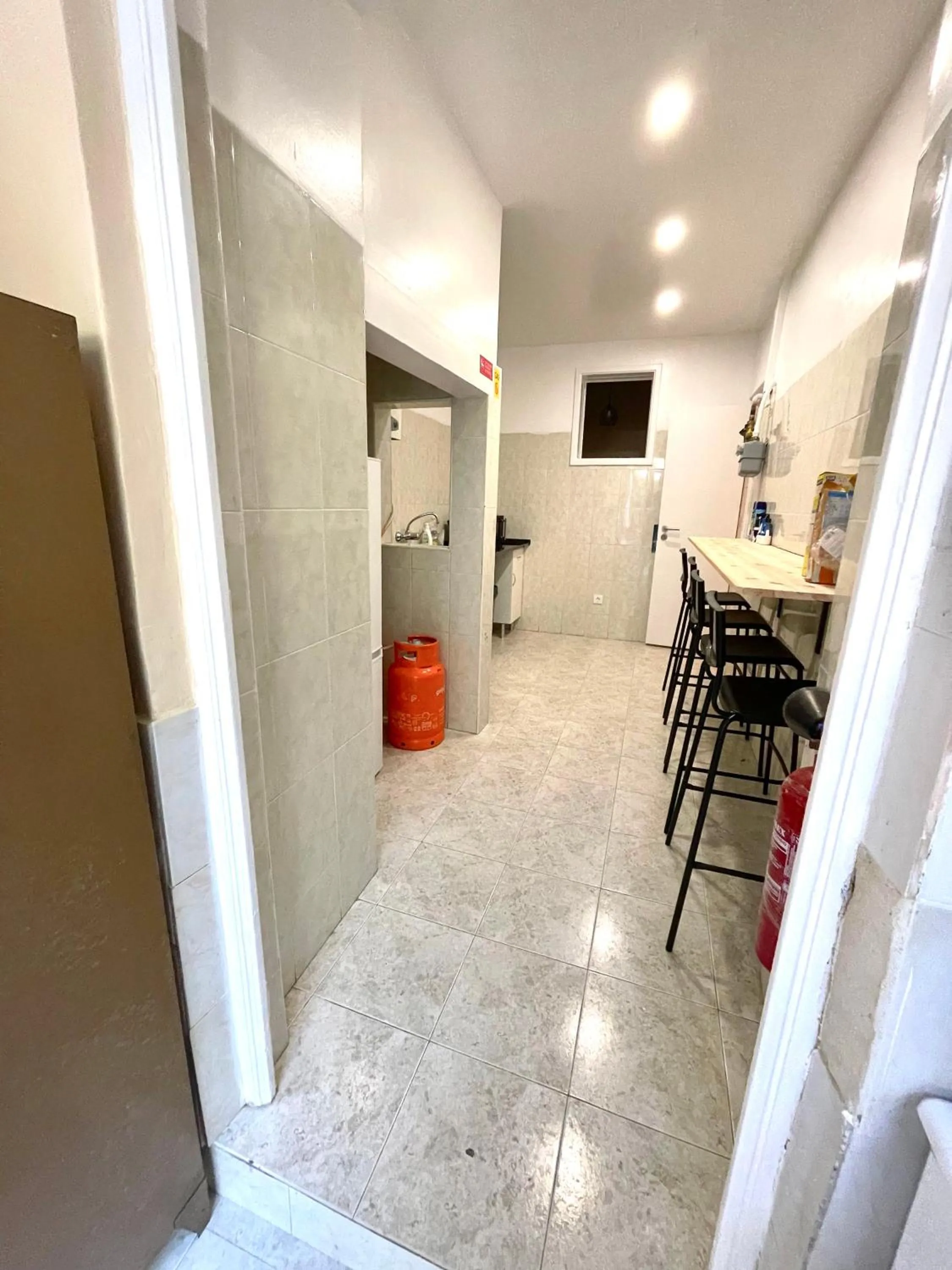 Communal kitchen in Lisboa Parque Guest House