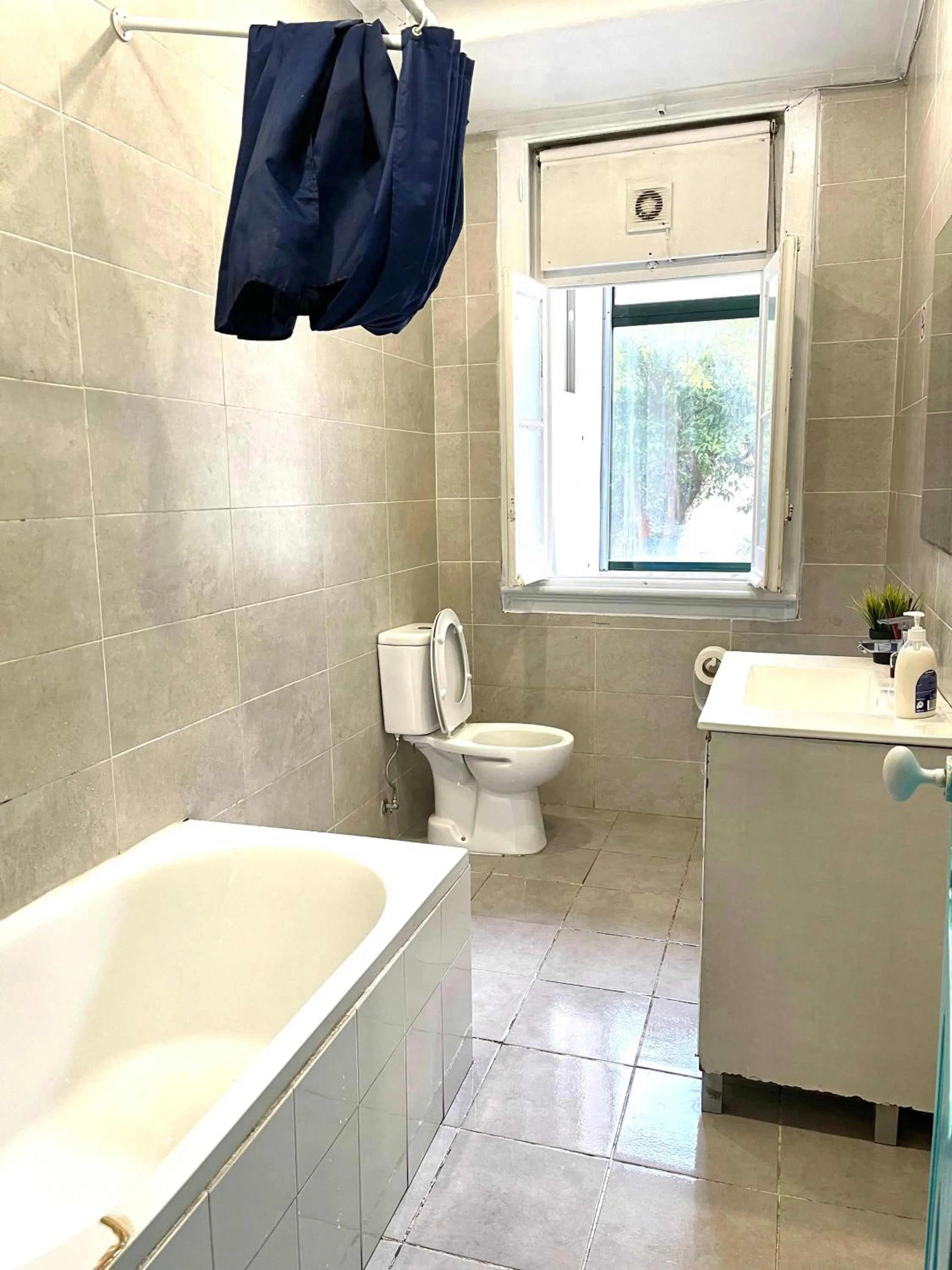 Bathroom in Lisboa Parque Guest House