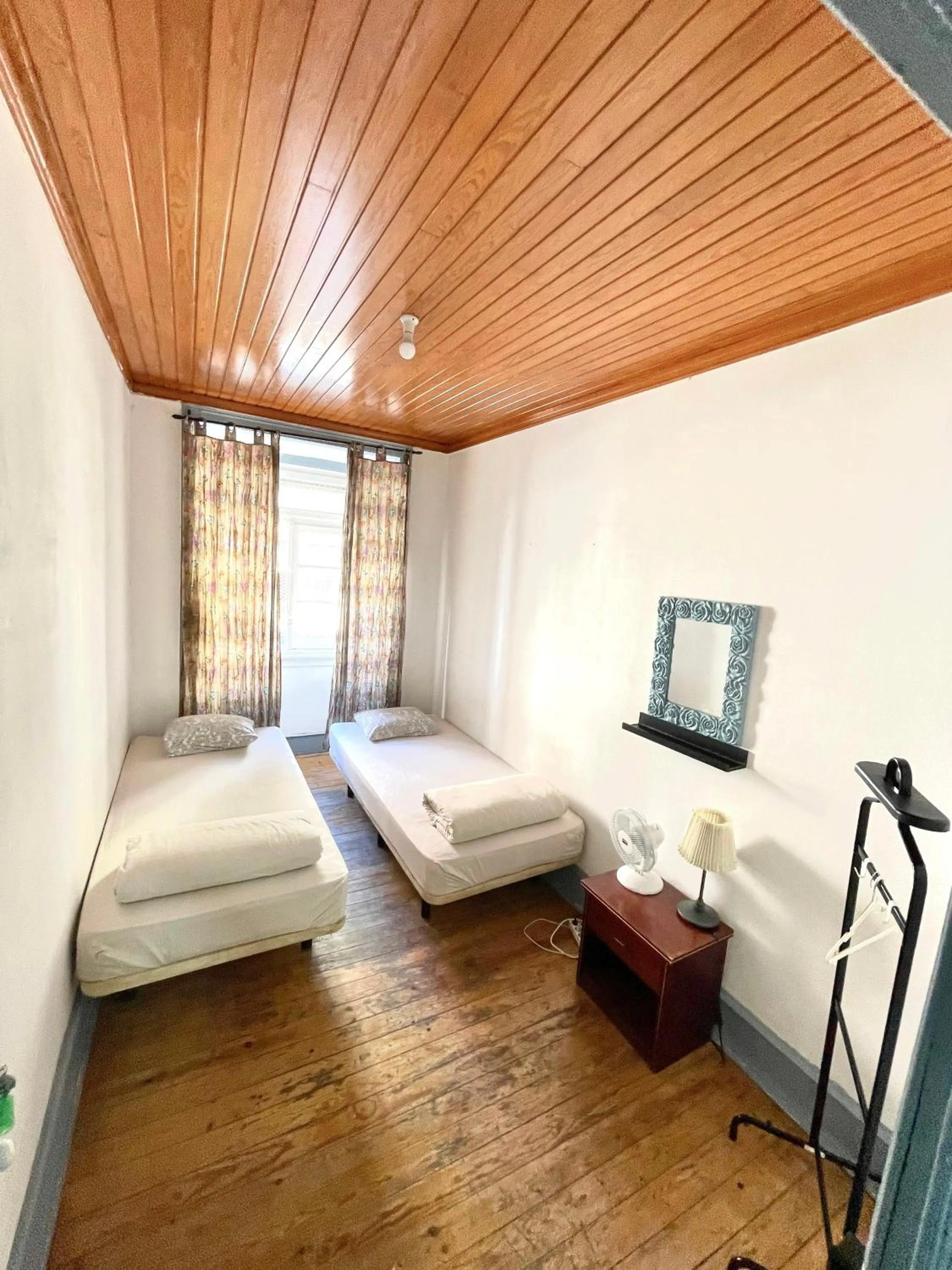 Photo of the whole room, Bed in Lisboa Parque Guest House