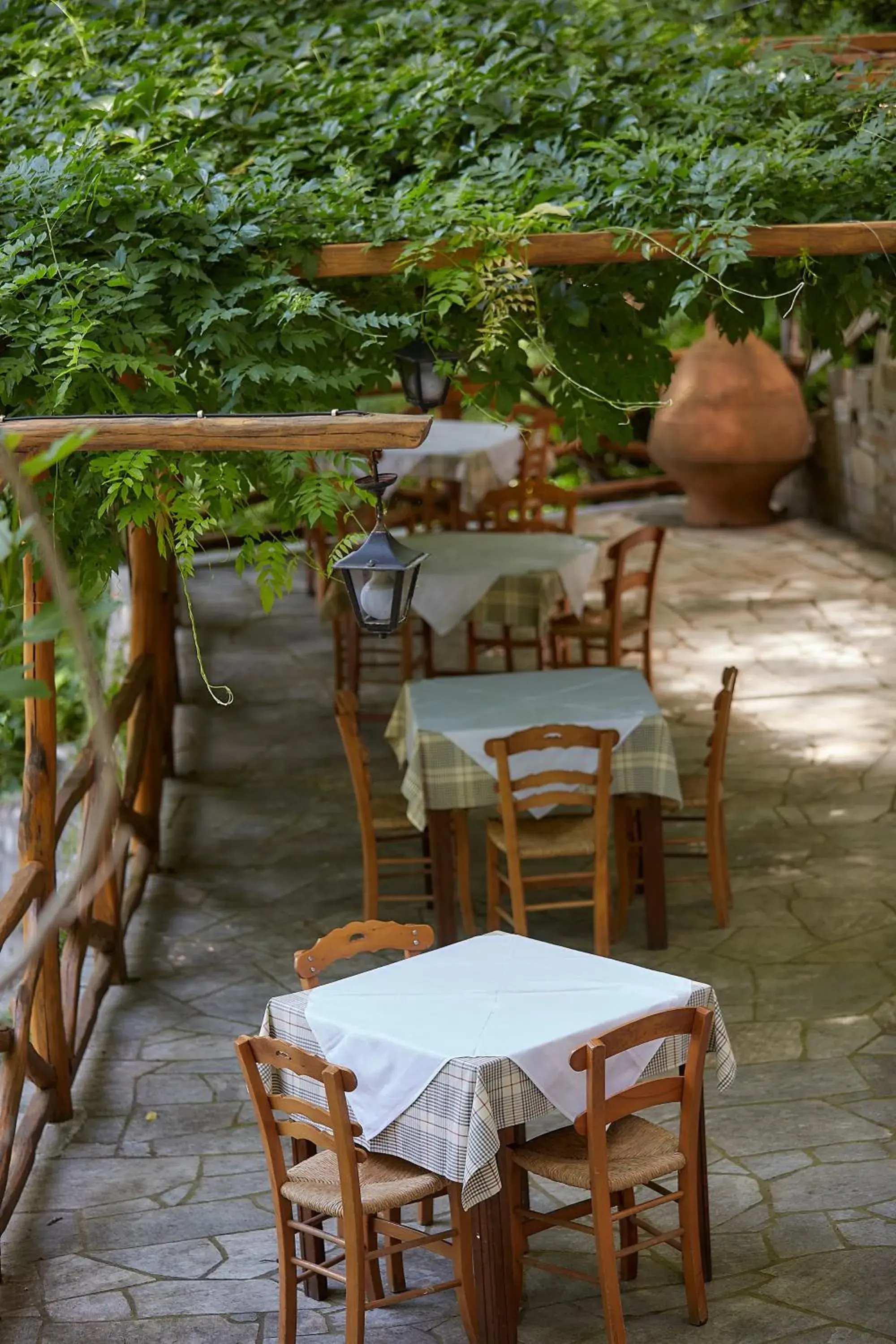 Restaurant/places to eat in Palios Stathmos Restaurant/places to eat in Palios Stathmos