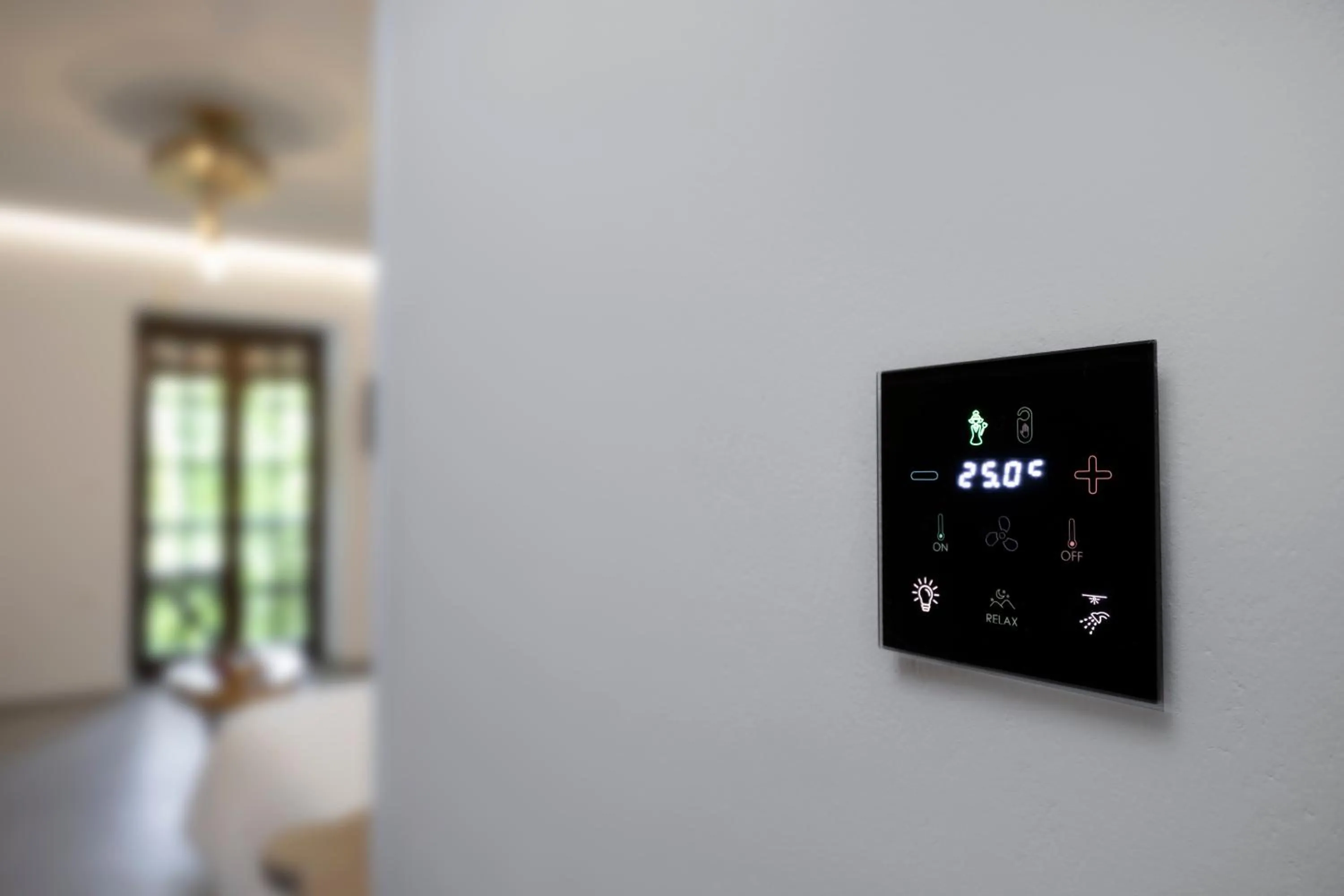 Property building in Palios Stathmos