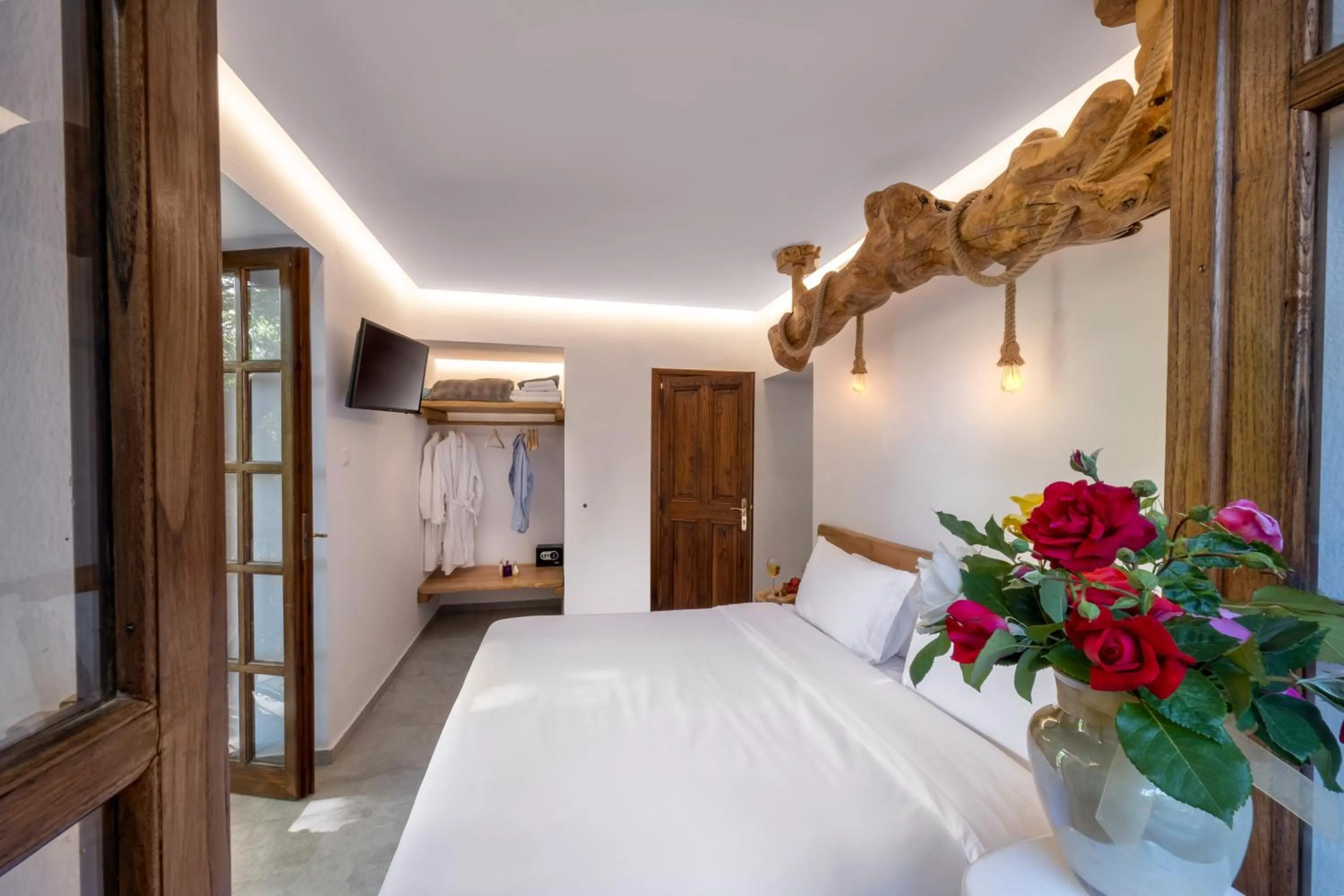 Bed in Palios Stathmos