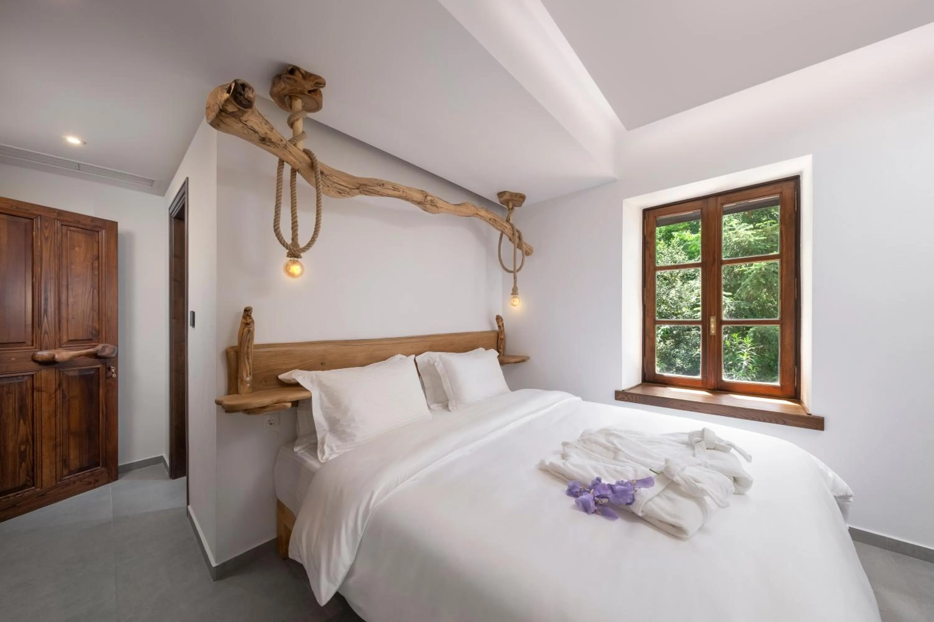 Bed in Palios Stathmos