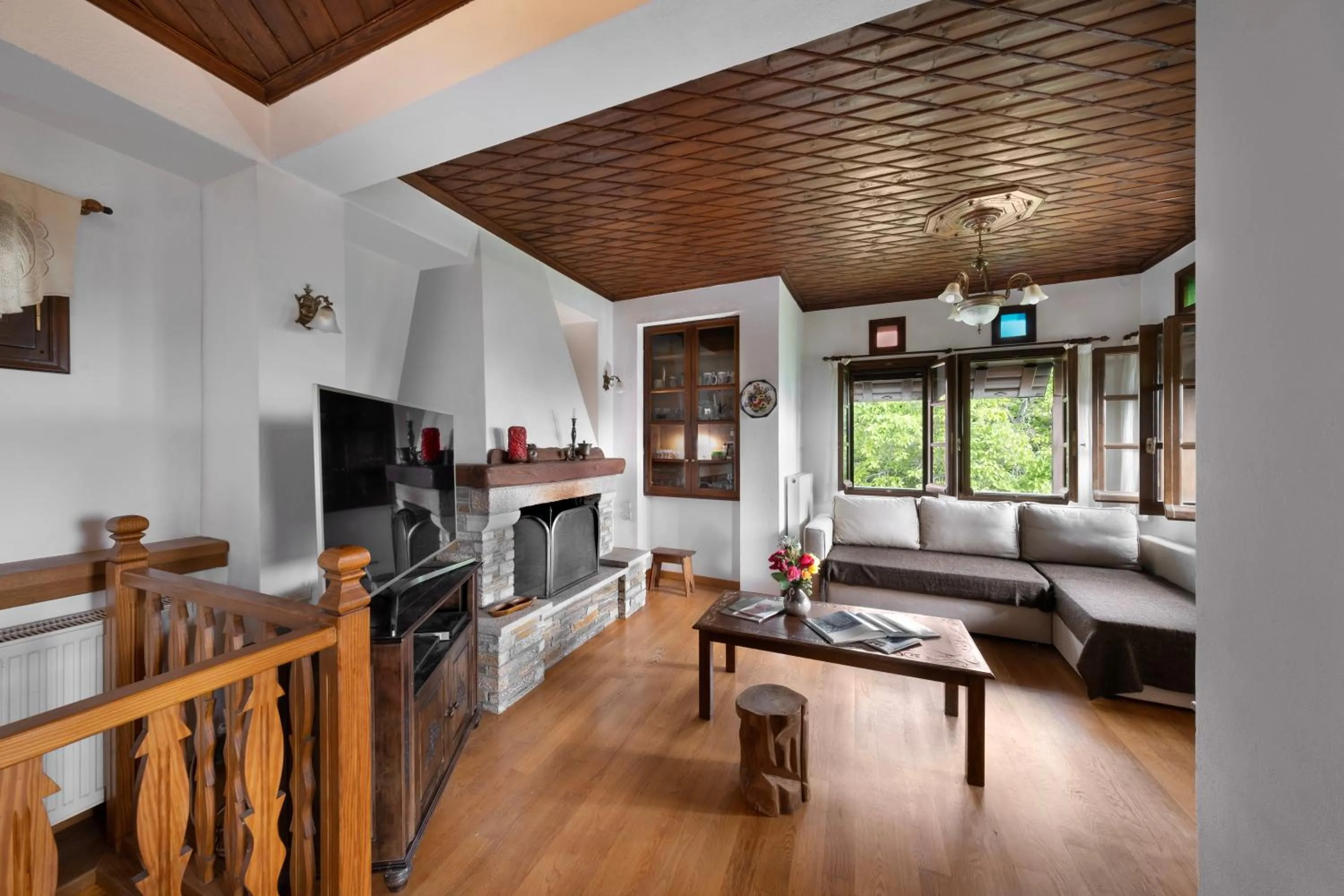 flat iron in Palios Stathmos