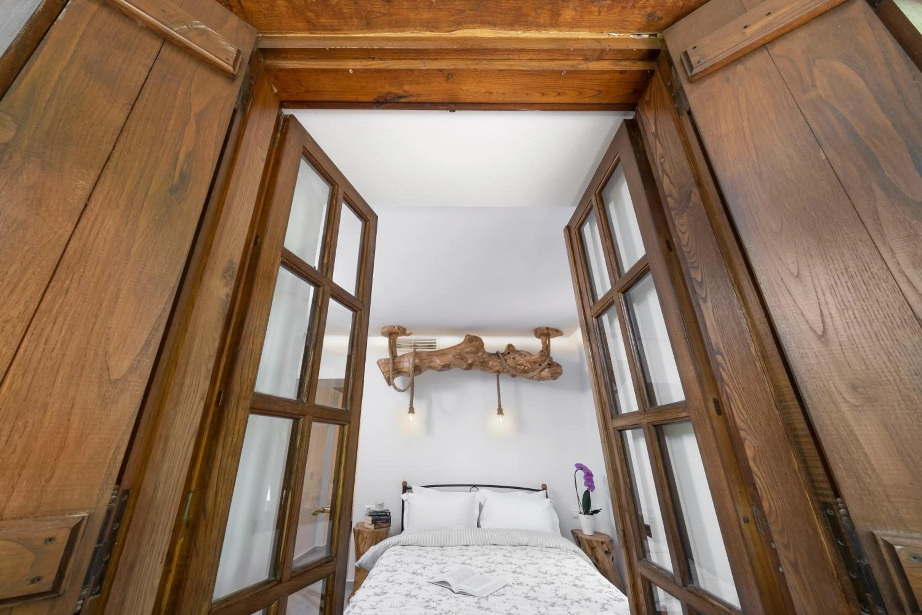 Bed in Palios Stathmos