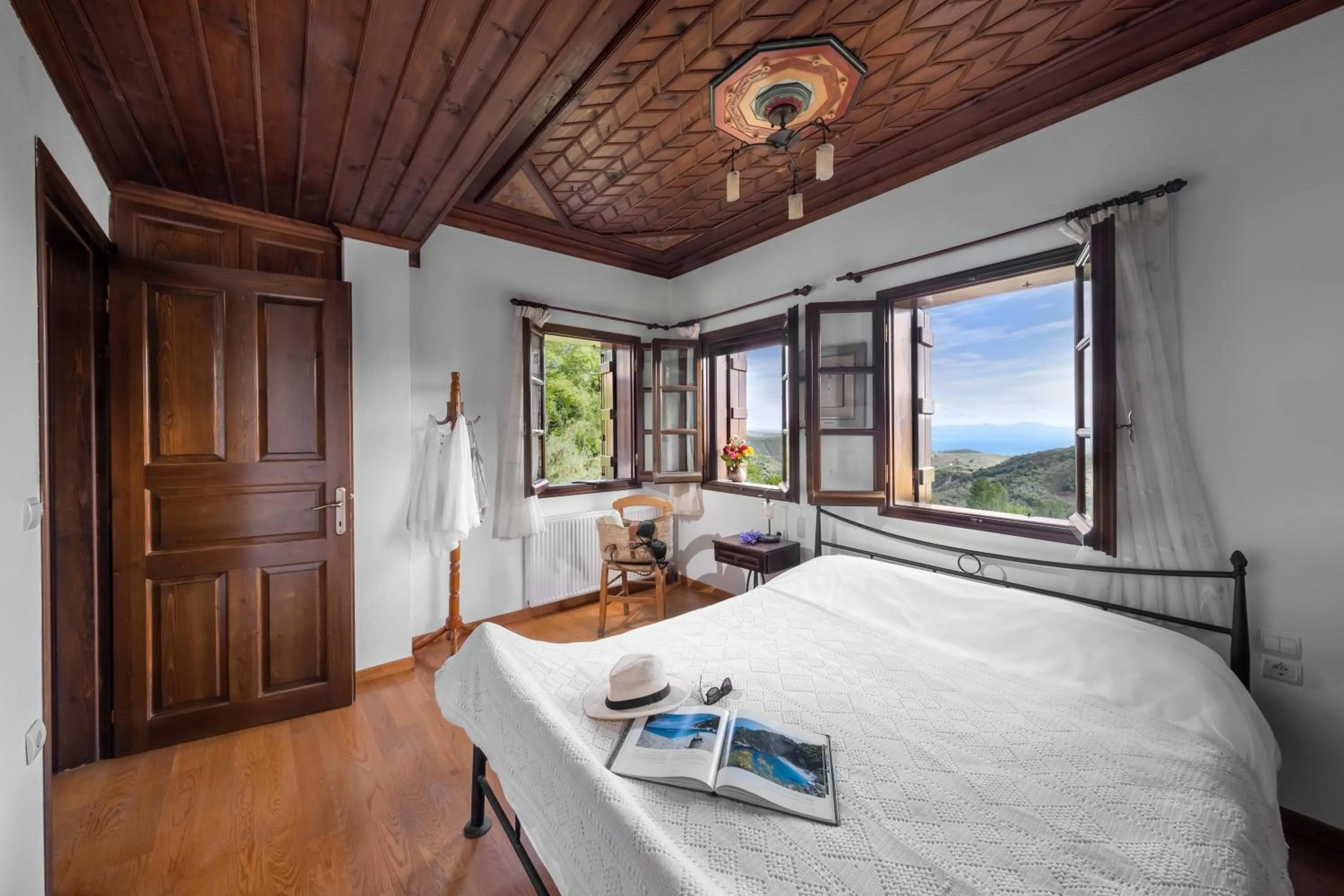 Bedroom, Bed in Palios Stathmos