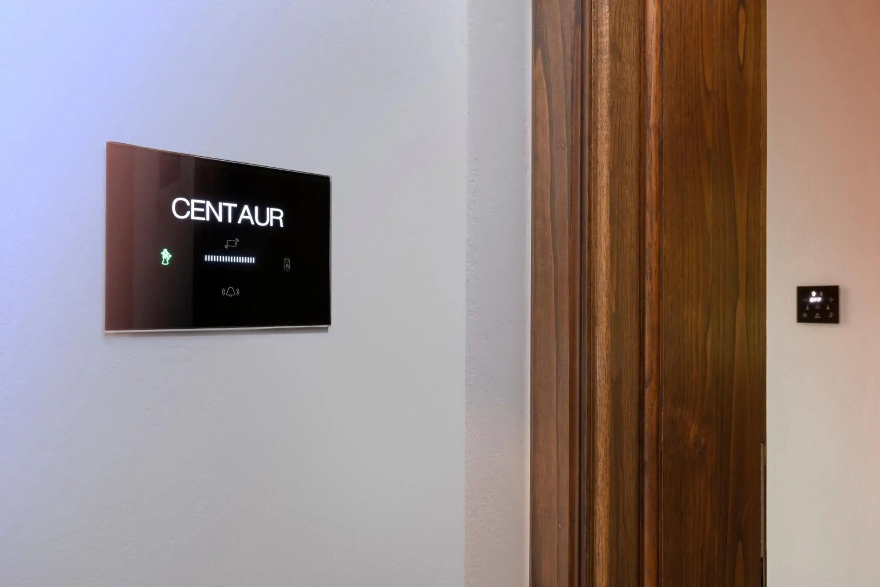 Facade/entrance in Palios Stathmos Facade/entrance in Palios Stathmos