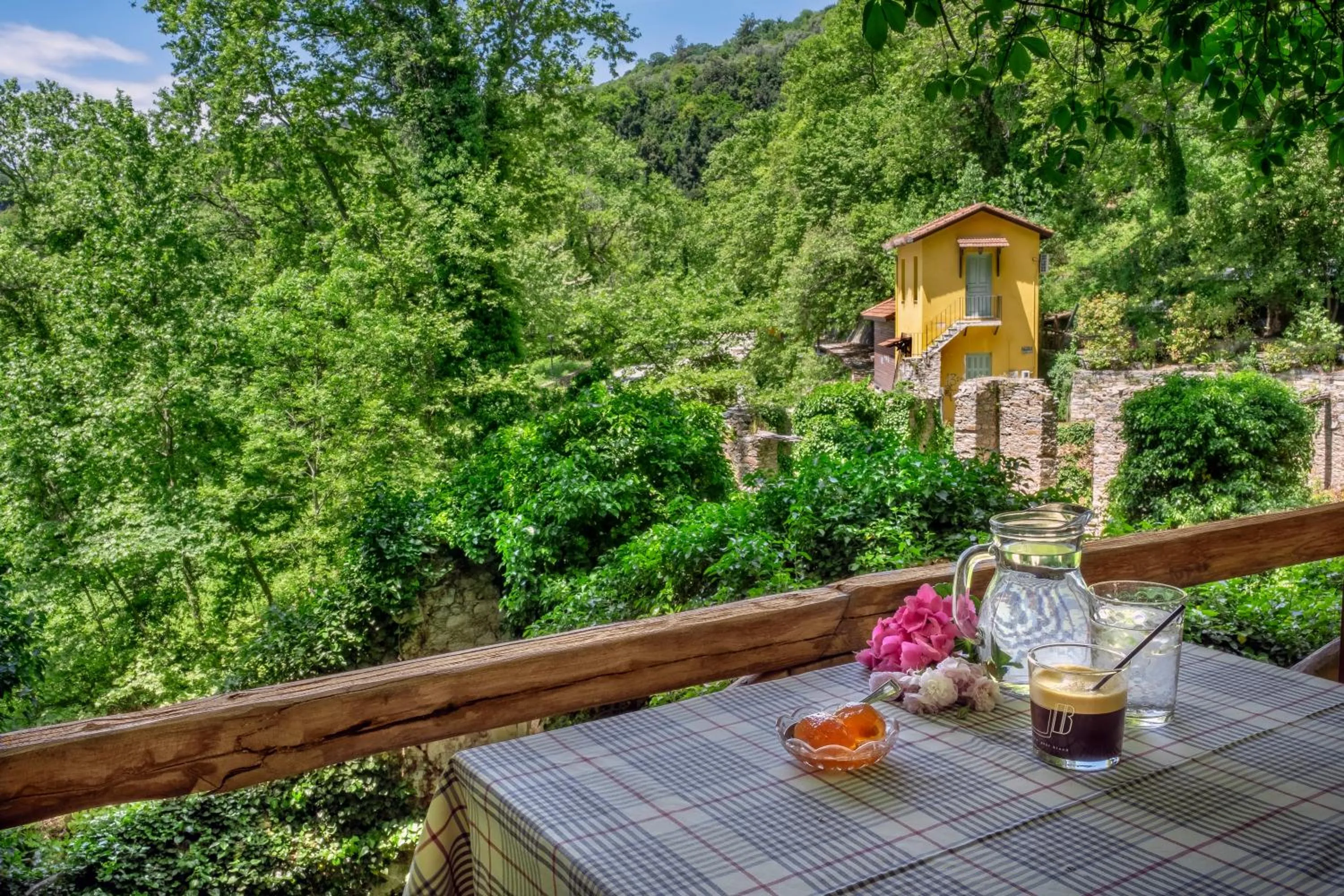 Landmark view in Palios Stathmos