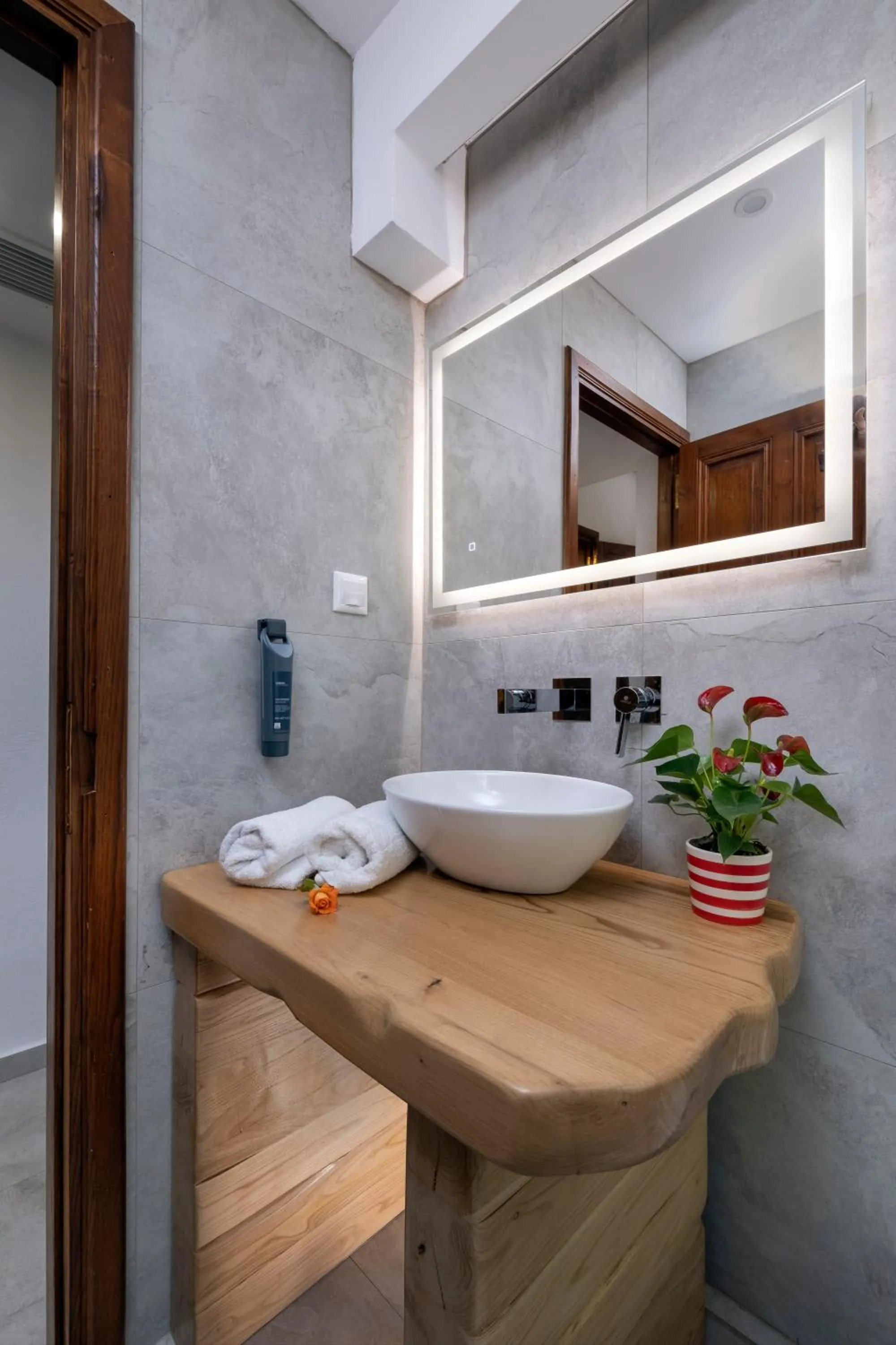 Bathroom in Palios Stathmos