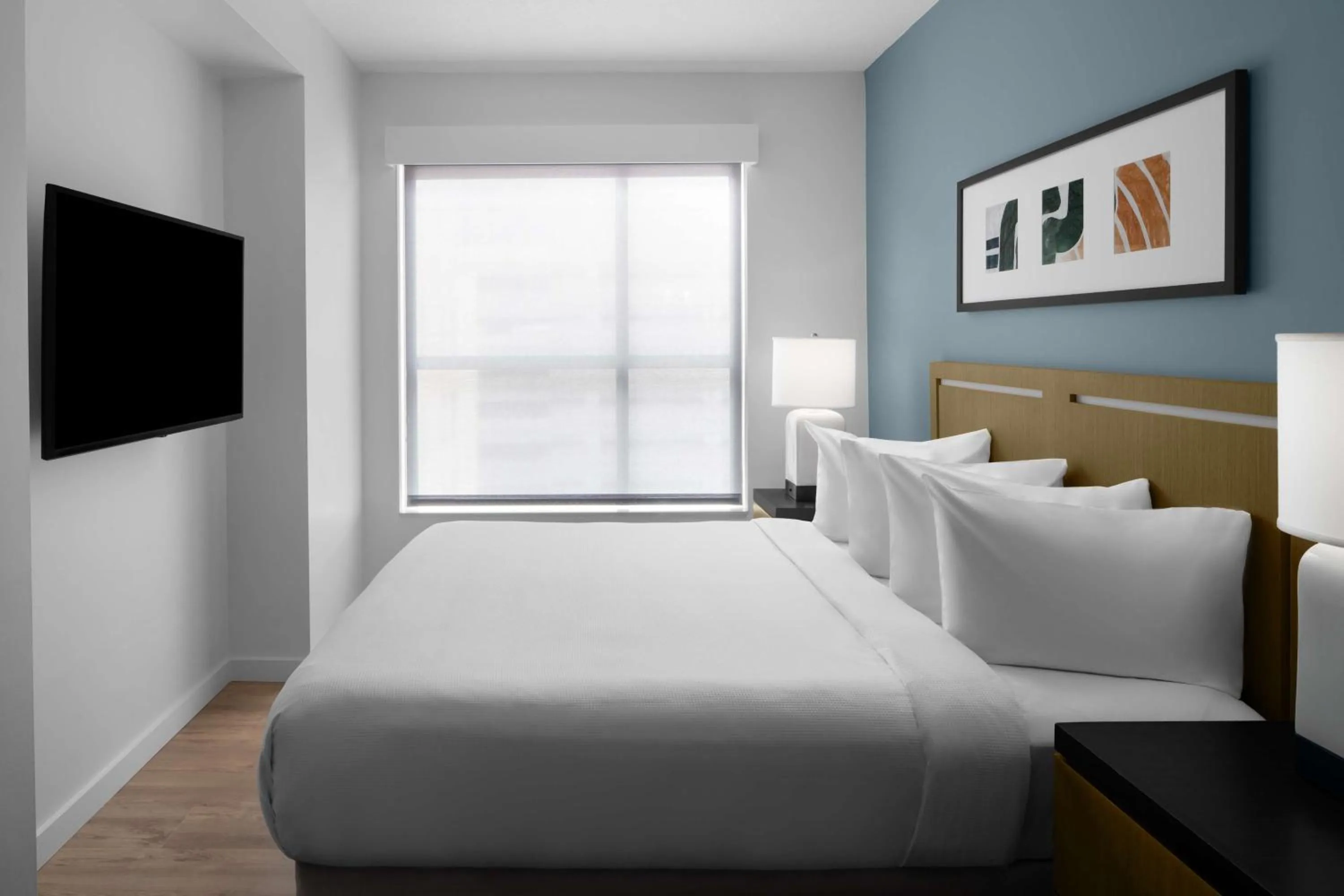 Photo of the whole room, Bed in Hyatt House Raleigh North Hills