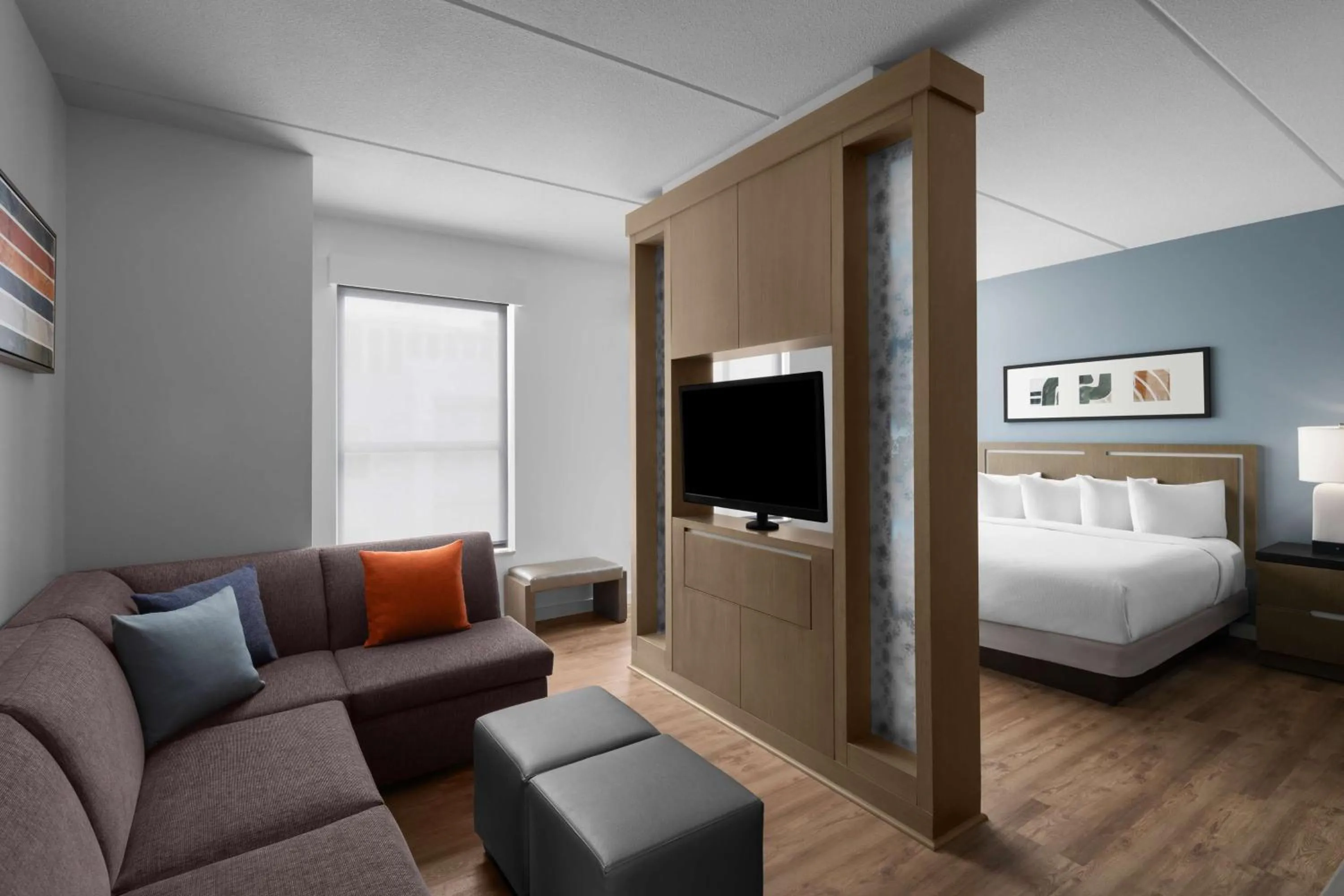 Photo of the whole room, Bed in Hyatt House Raleigh North Hills