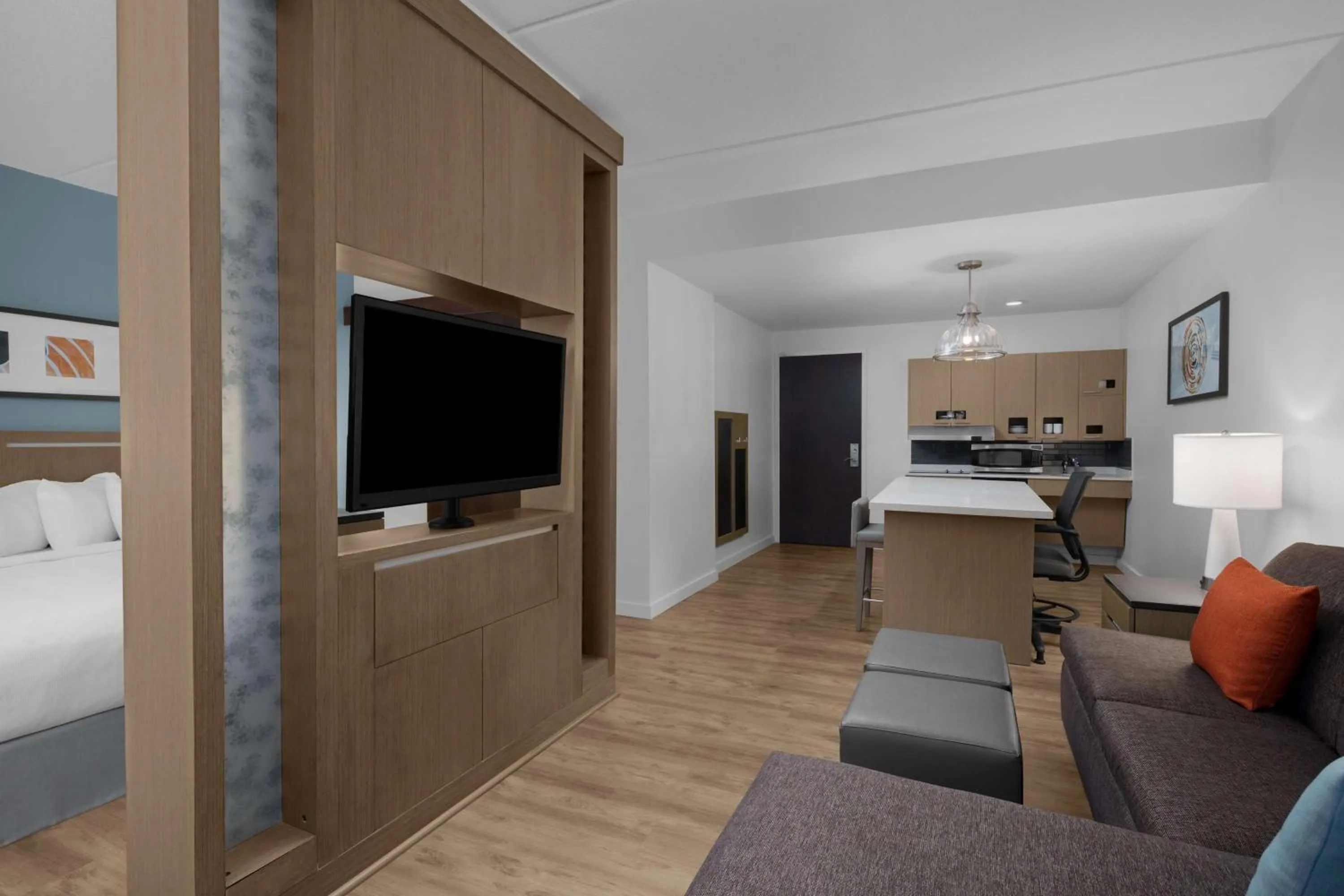 Photo of the whole room, Bed in Hyatt House Raleigh North Hills