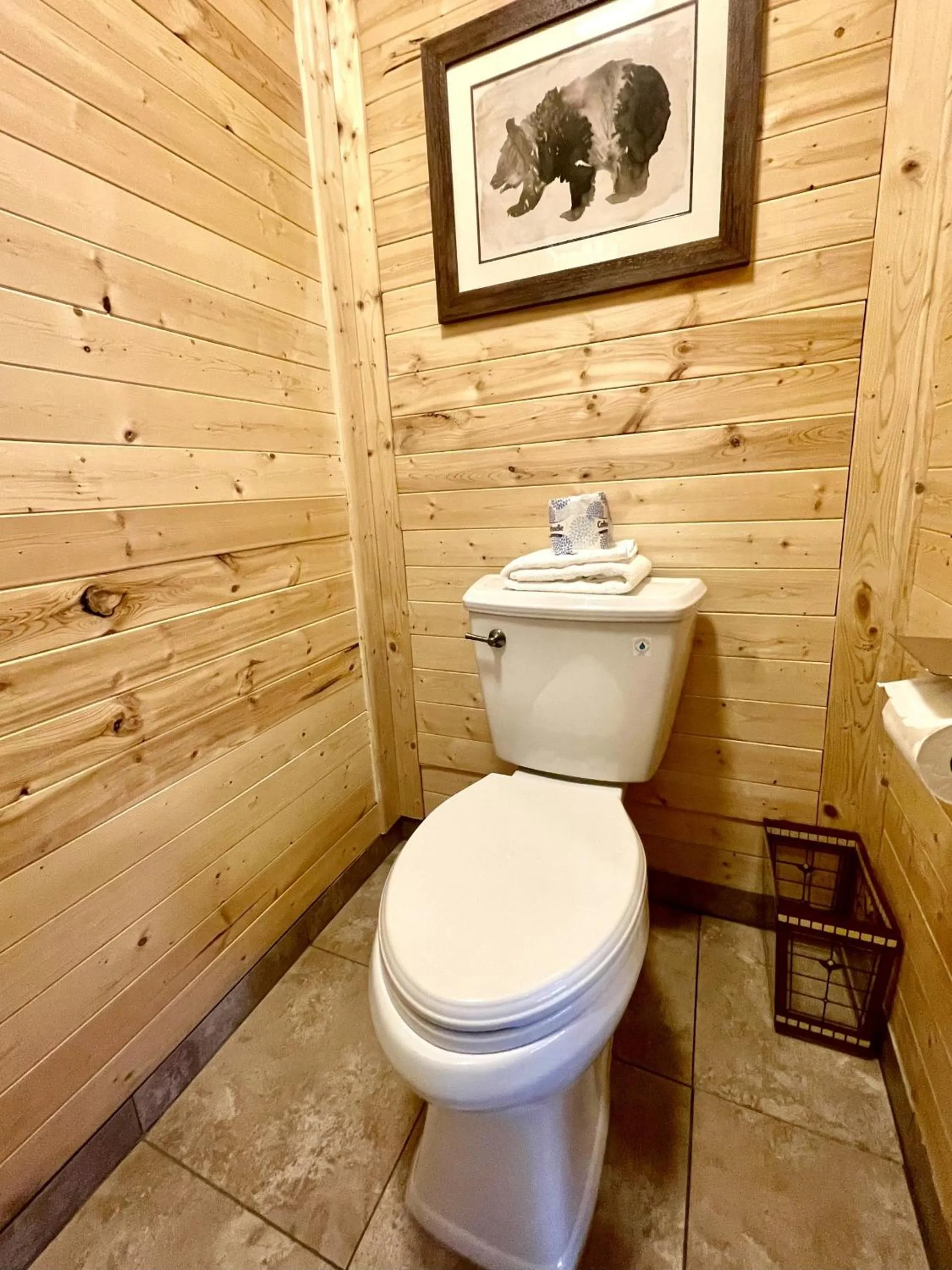Toilet in The Idaho Lodge & RV Park