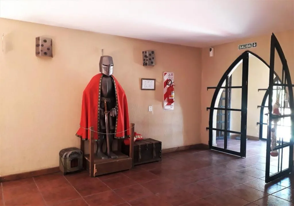 Living room in Del Caballero Hotel