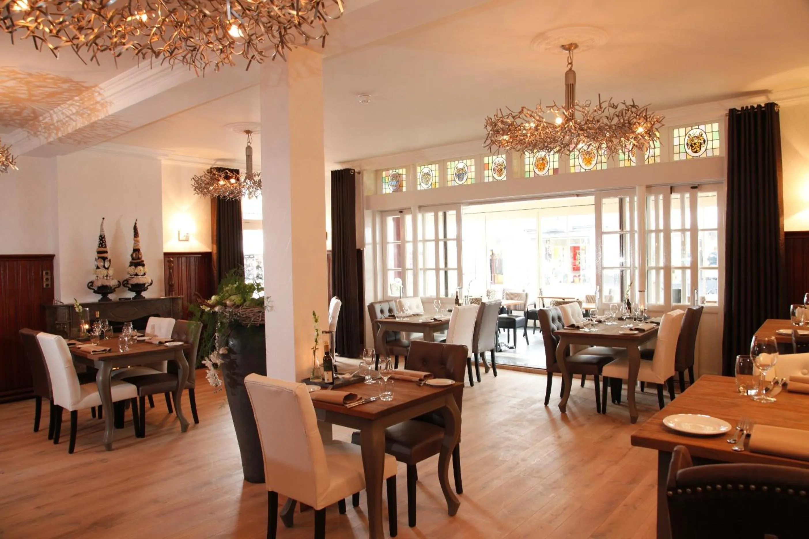 Restaurant/places to eat in Hotel Restaurant Riche