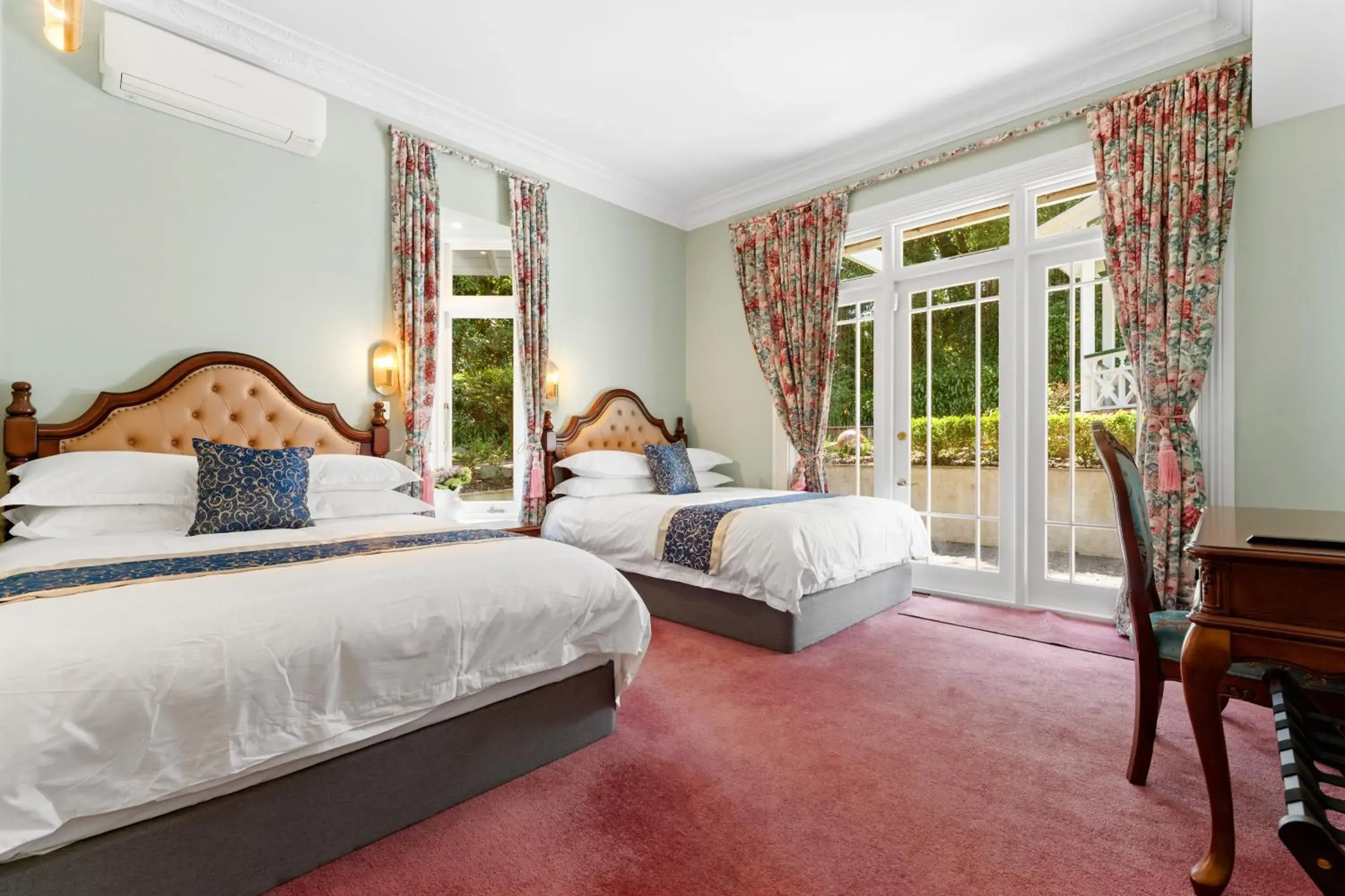 Deluxe Double or Twin Room - single occupancy in Aachen House Deluxe Double or Twin Room - single occupancy in Aachen House