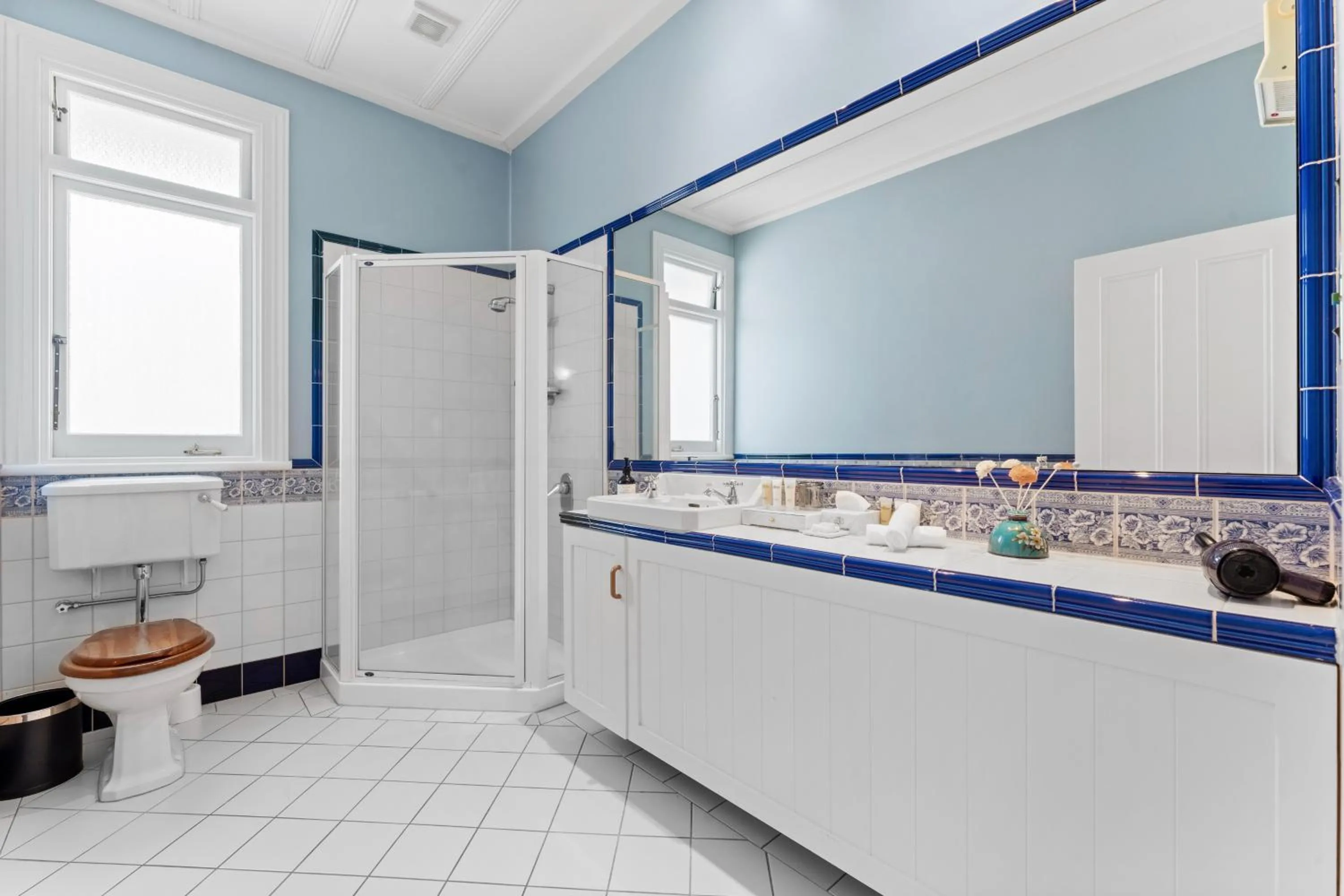 Shower in Aachen House