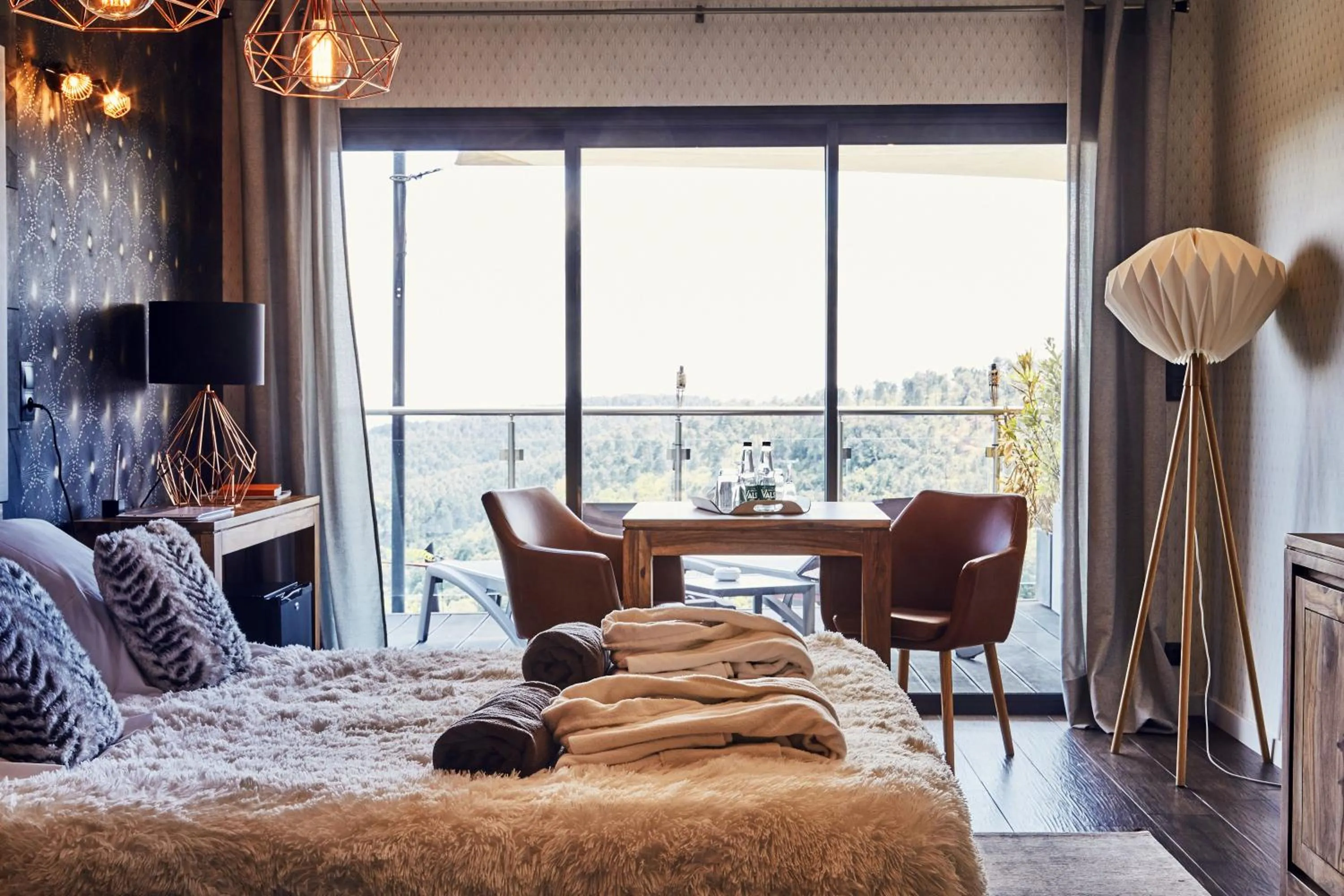 Bed in Domaine de Chalvêches Hôtel SPA 4*