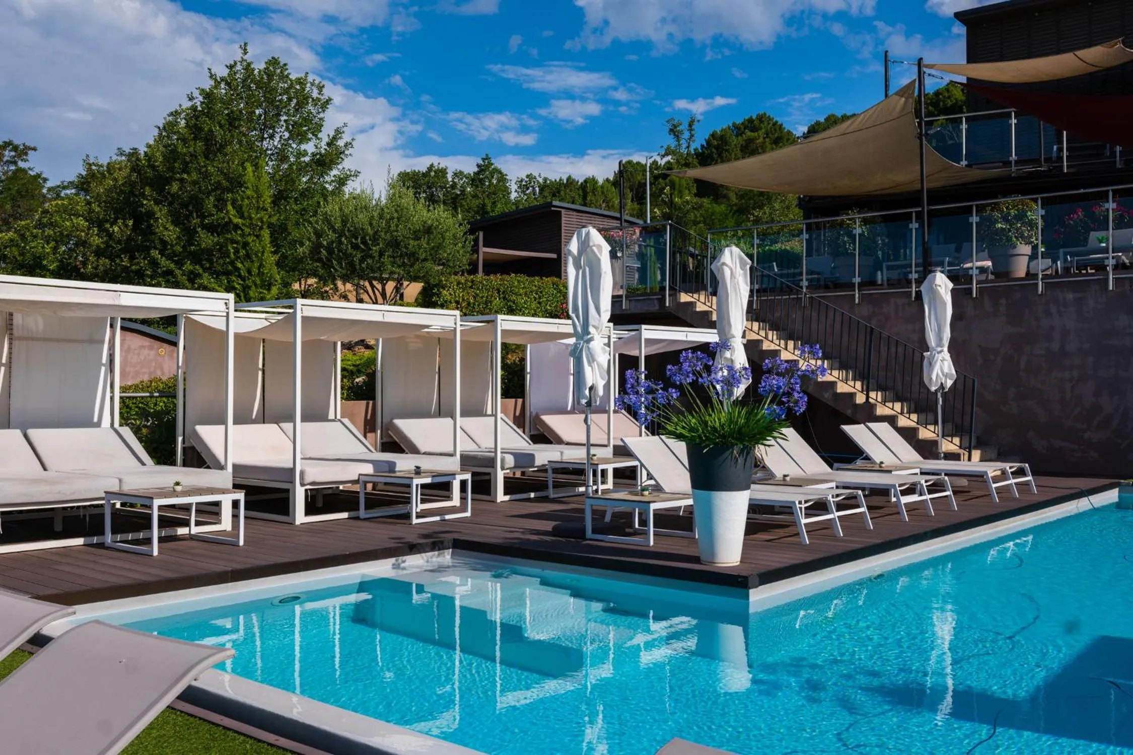 Swimming pool in Domaine de Chalvêches Hôtel SPA 4*