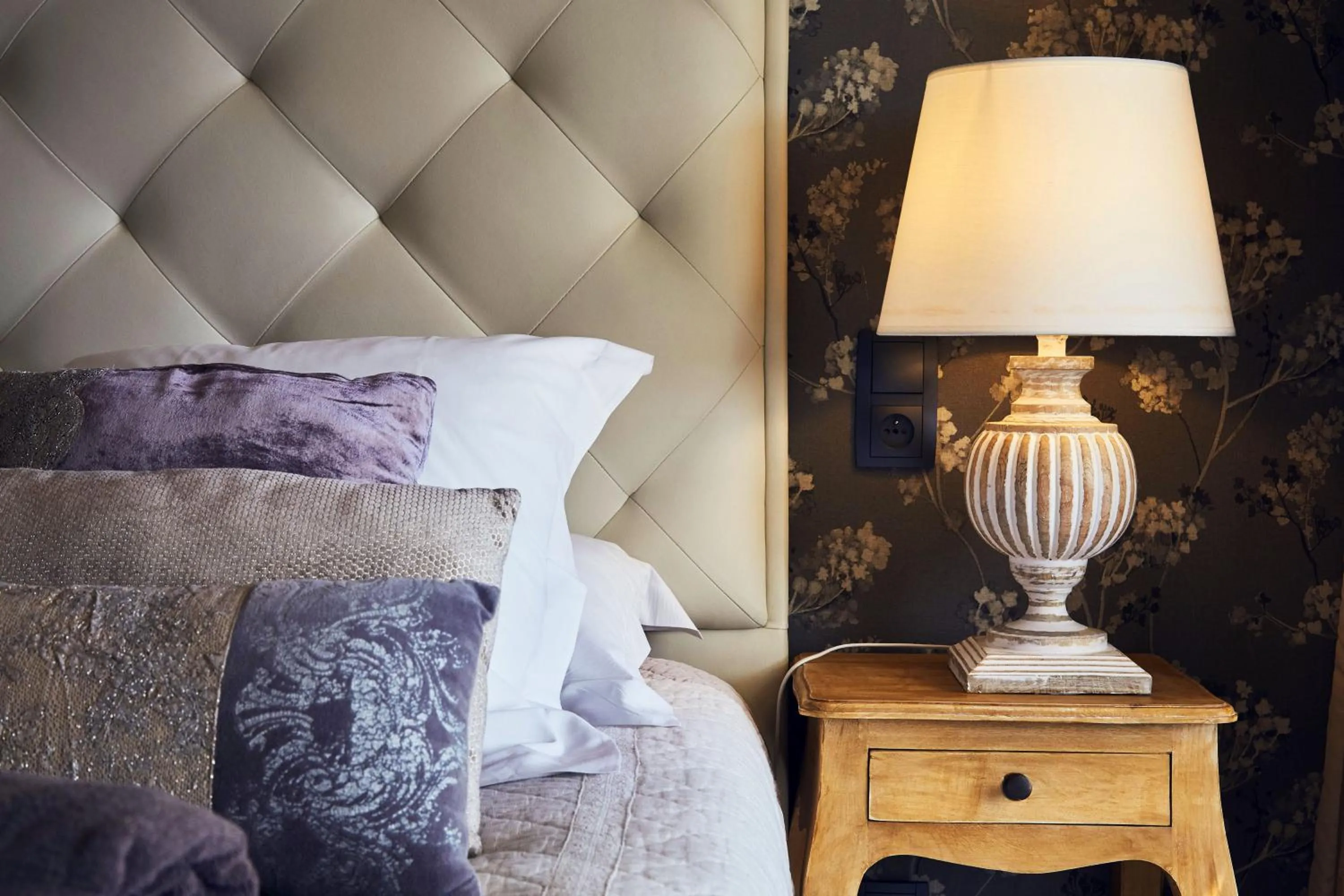 Bedroom, Bed in Domaine de Chalvêches Hôtel SPA 4*