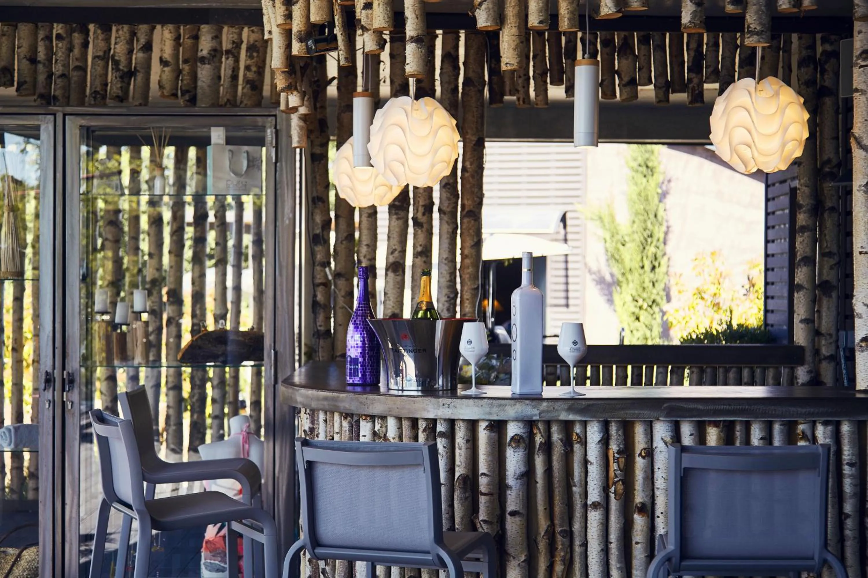 Lounge or bar in Domaine de Chalvêches Hôtel SPA 4*