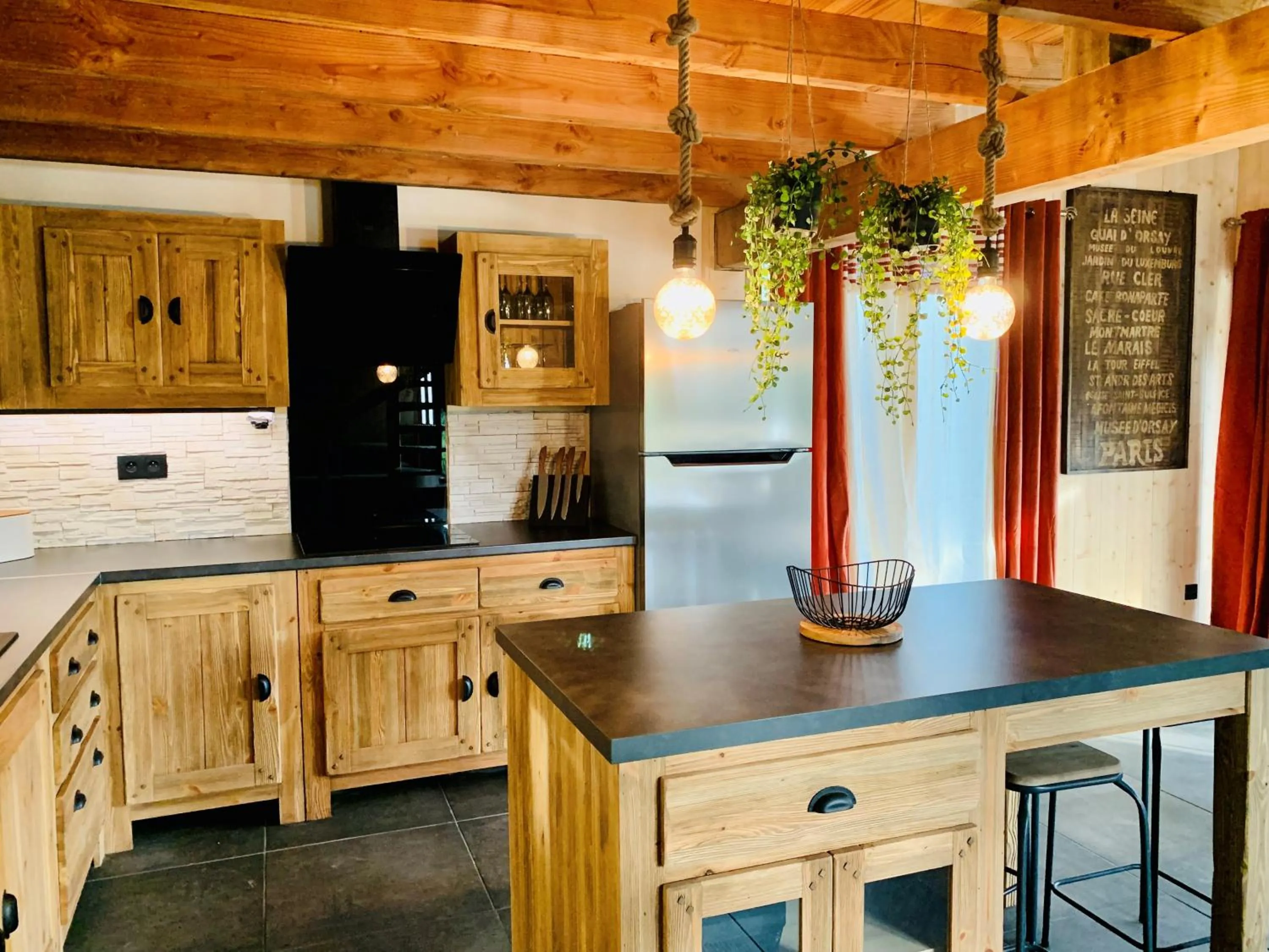Kitchen or kitchenette in Domaine de Chalvêches Hôtel SPA 4*