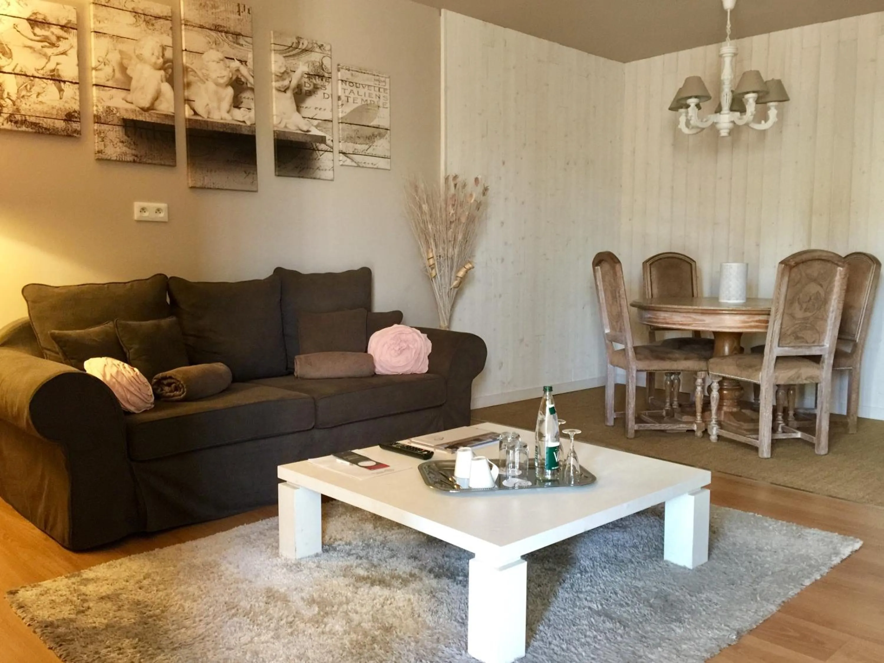 Living room in Domaine de Chalvêches Hôtel SPA 4*