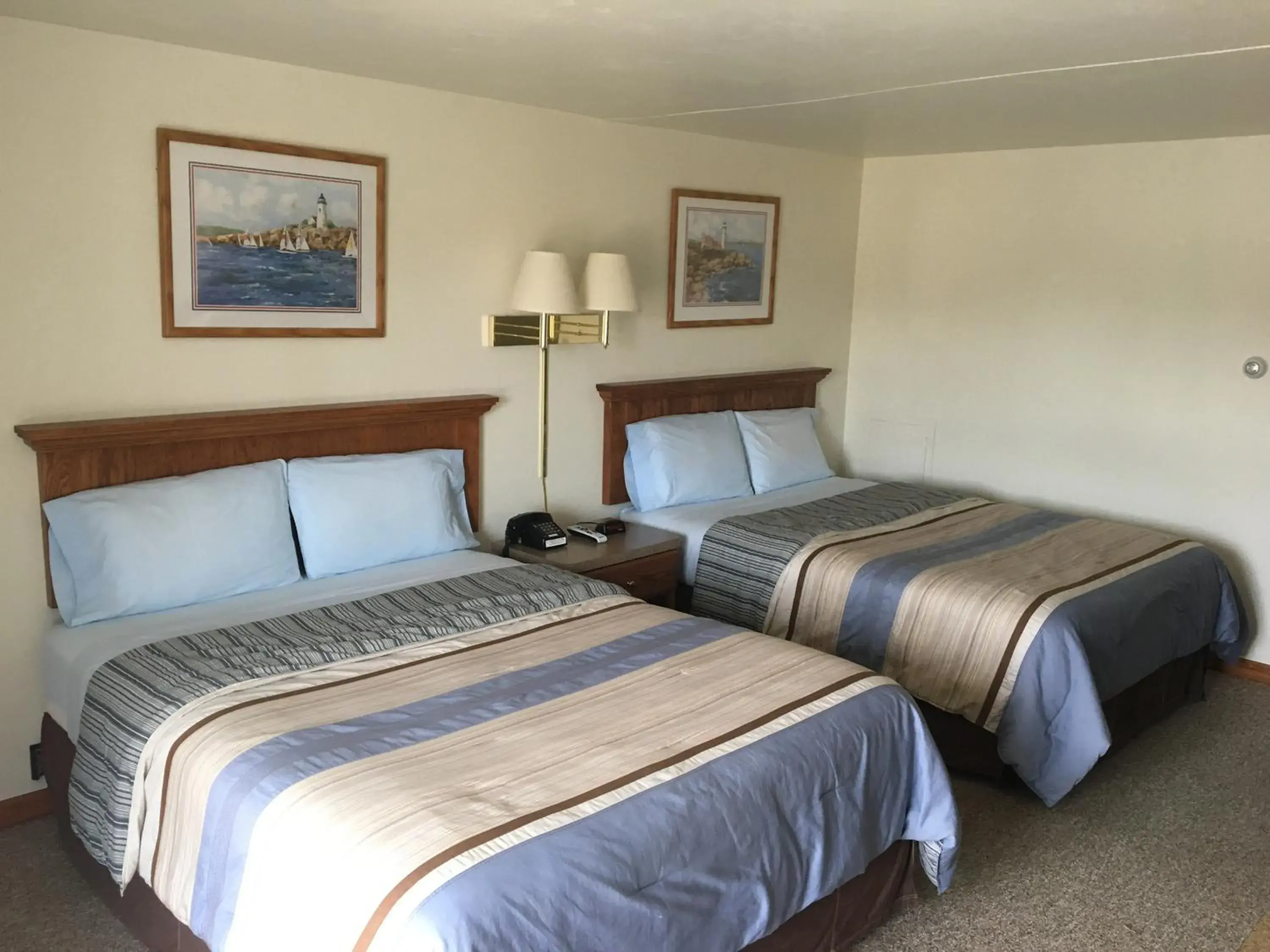 Queen Room with Two Queen Beds in Coho Motel Queen Room with Two Queen Beds in Coho Motel