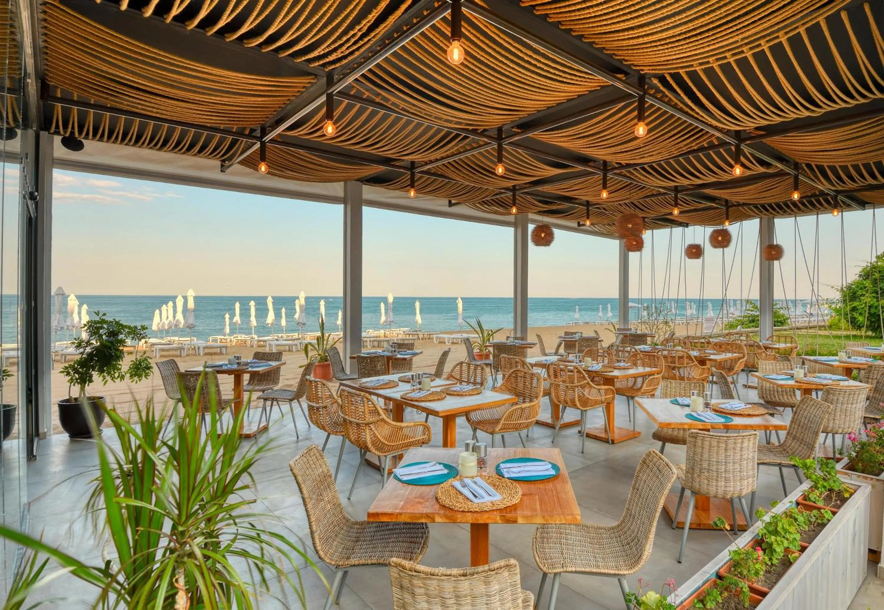 Restaurant/places to eat in GRIFID Encanto Beach Hotel - MediSPA, Ultra All Inclusive & Private Beach