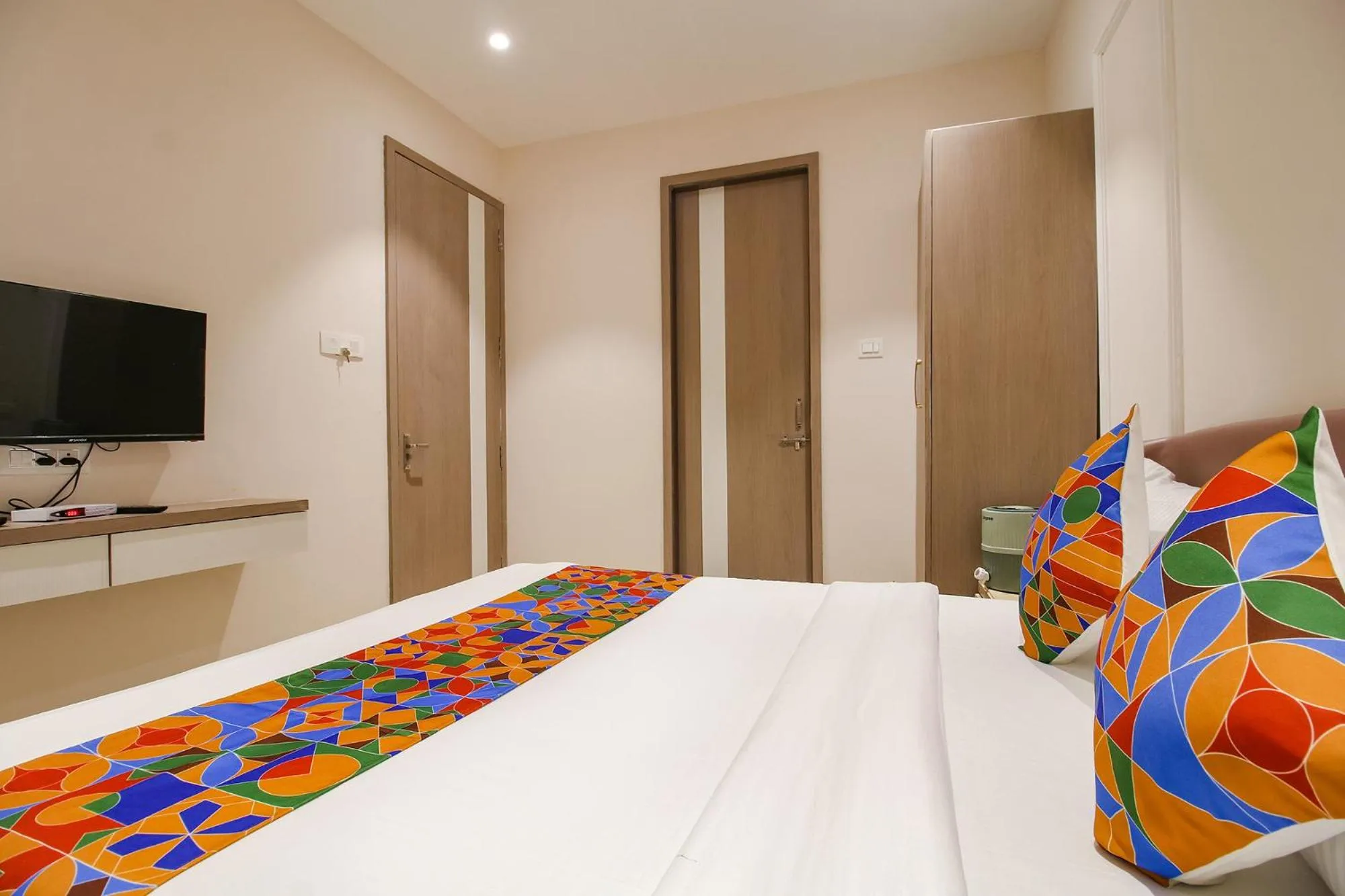 Communal lounge/ TV room, Bed in FabHotel Sharma & Vishnu Garden