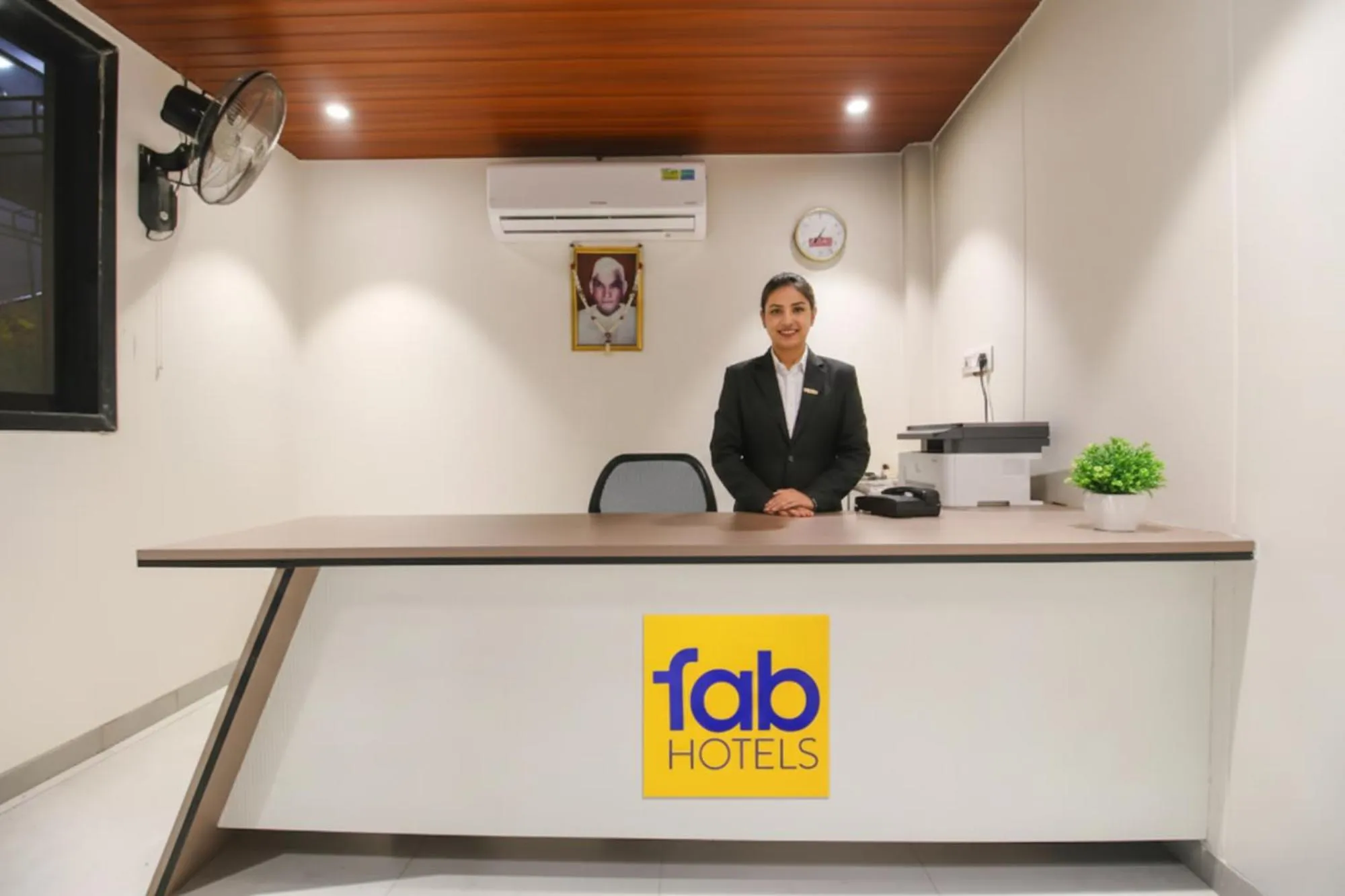 Lobby or reception in FabHotel Sharma & Vishnu Garden