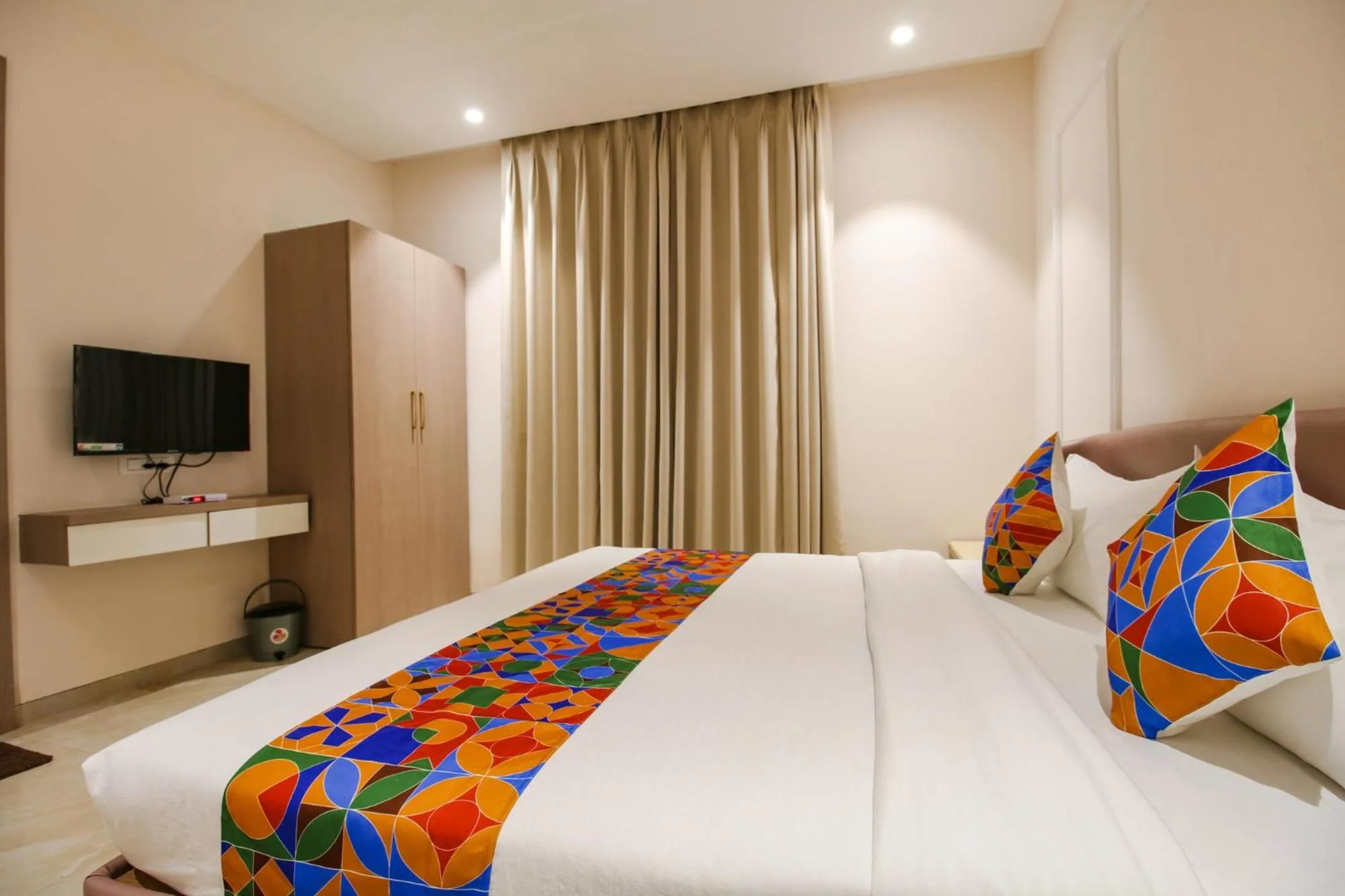 Communal lounge/ TV room, Bed in FabHotel Sharma & Vishnu Garden