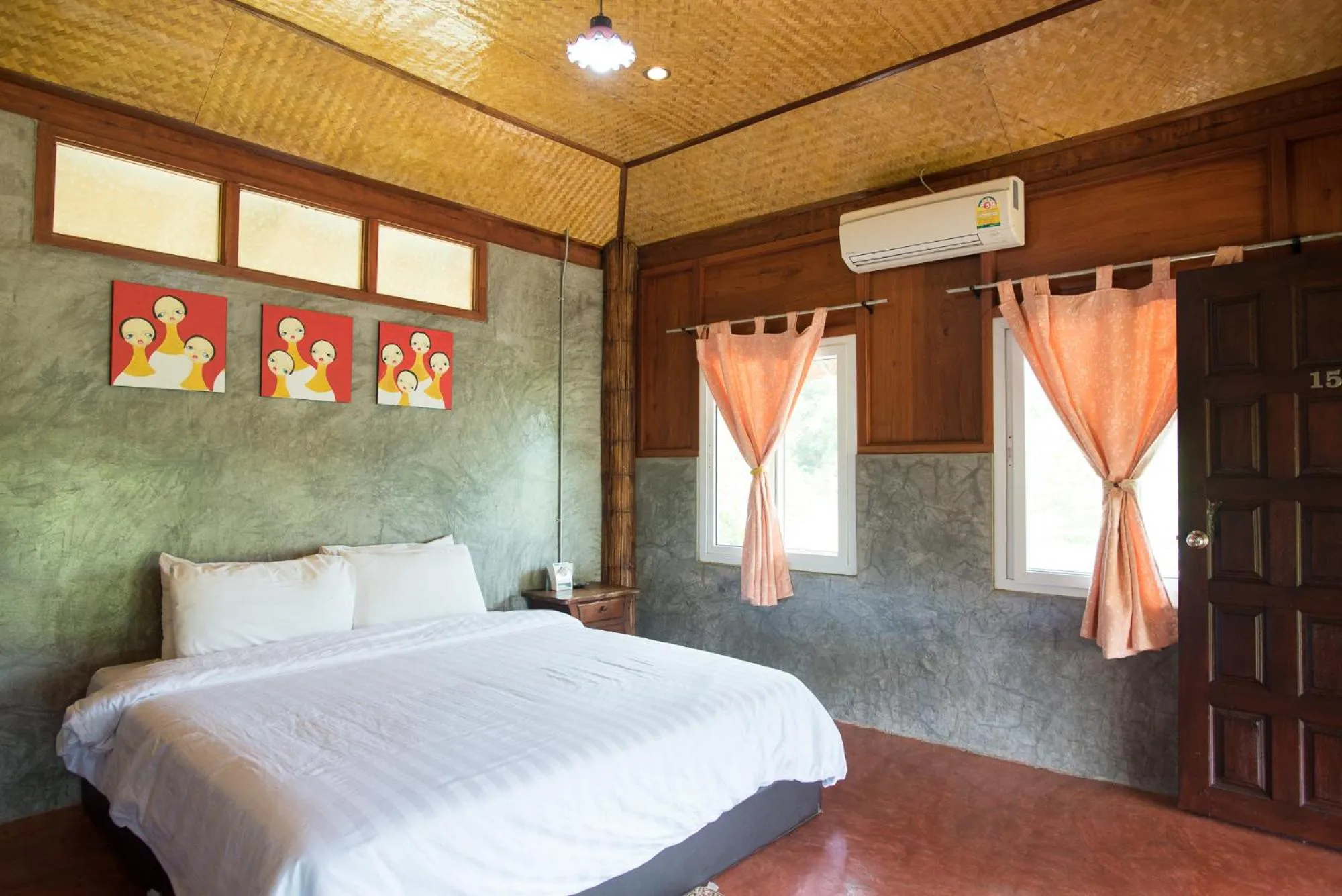 Bed in Herntai Resort Maelanoi