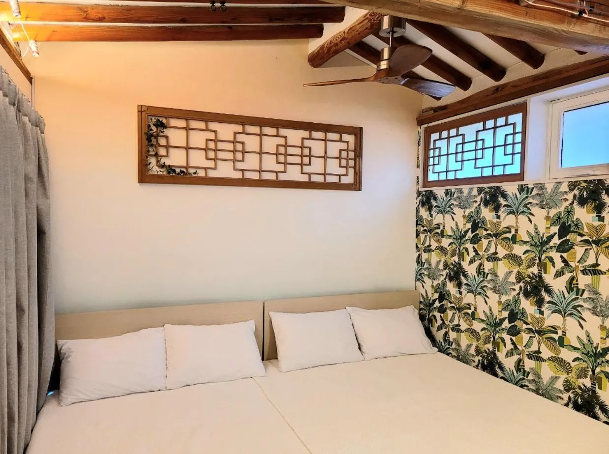 Bed in NagNe House Boutique Hanok