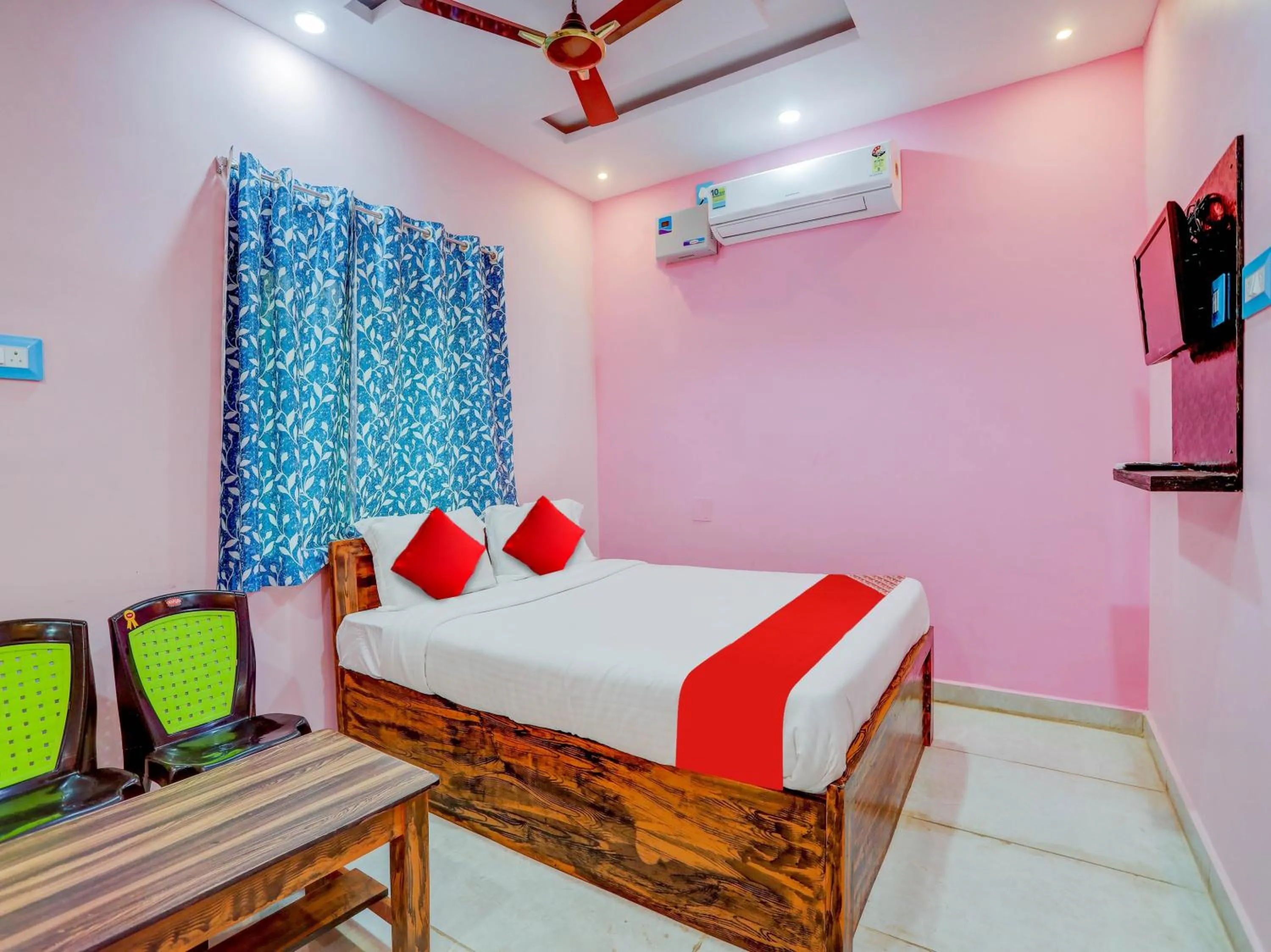 Bedroom, Bed in Hotel O Kalinga Inn