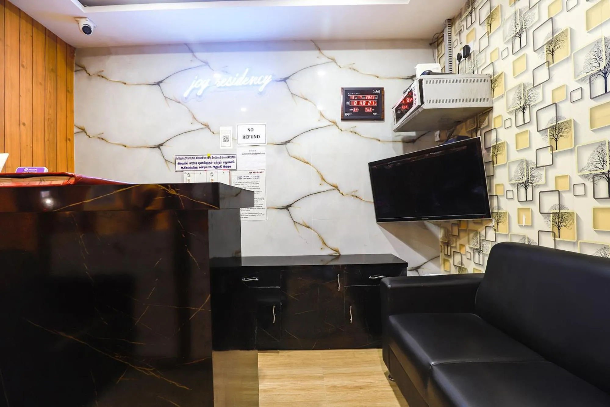 Lobby or reception in FabHotel Joy Residency