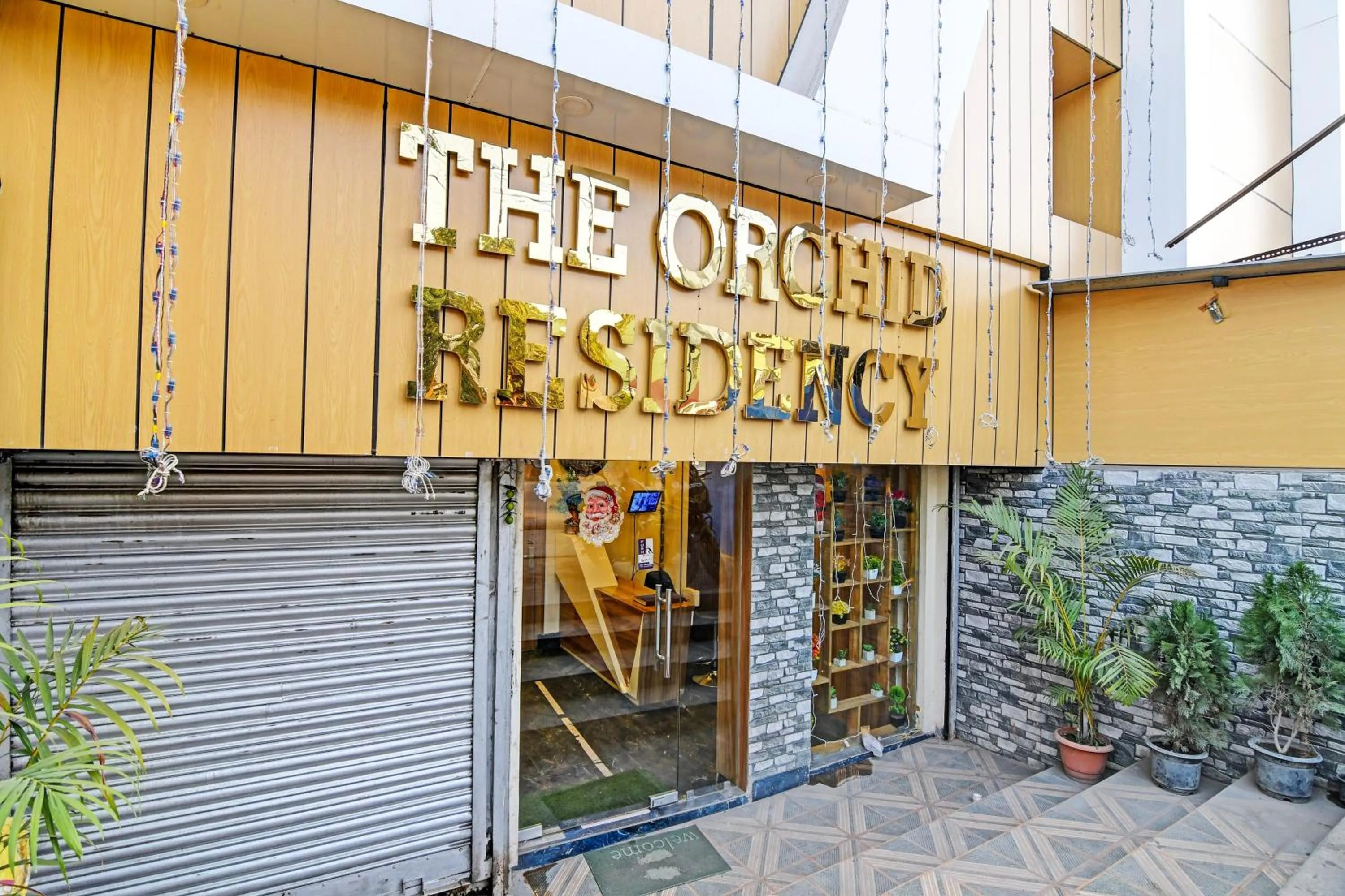 Facade/entrance in Super Hotel O The Orchid Residency