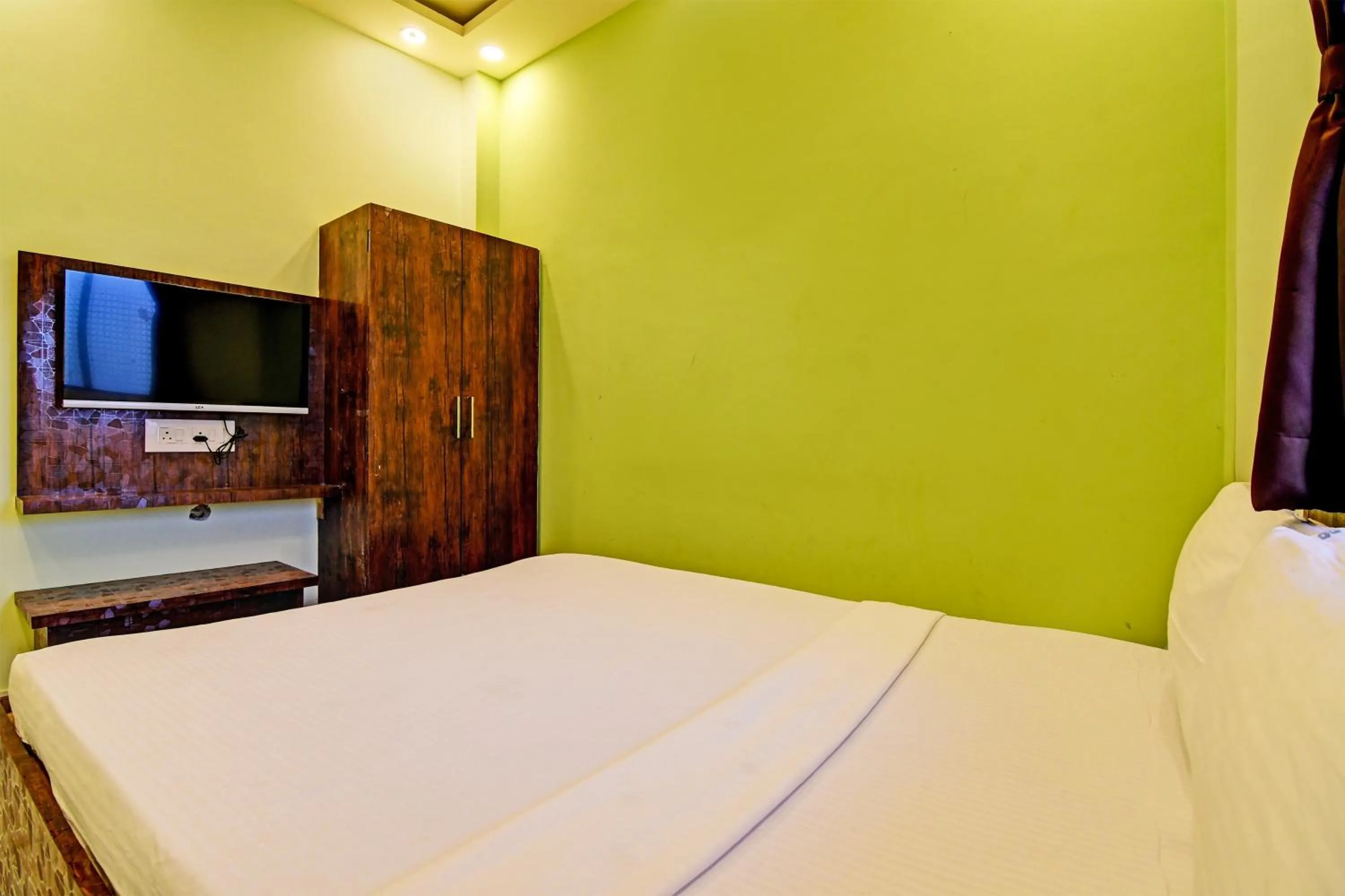 Bedroom, Bed in Super Hotel O The Orchid Residency