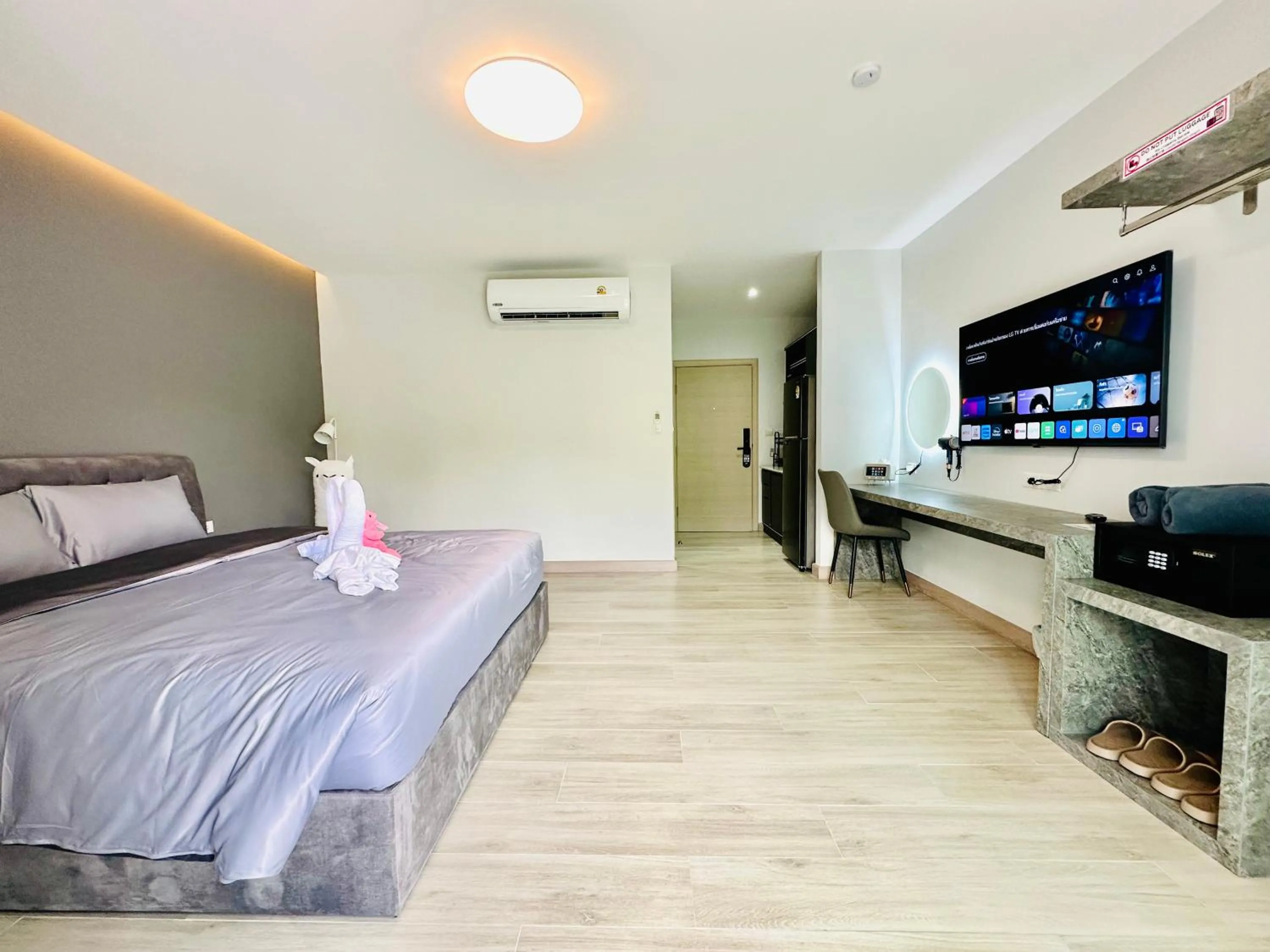 Bed in Kata Place Villa