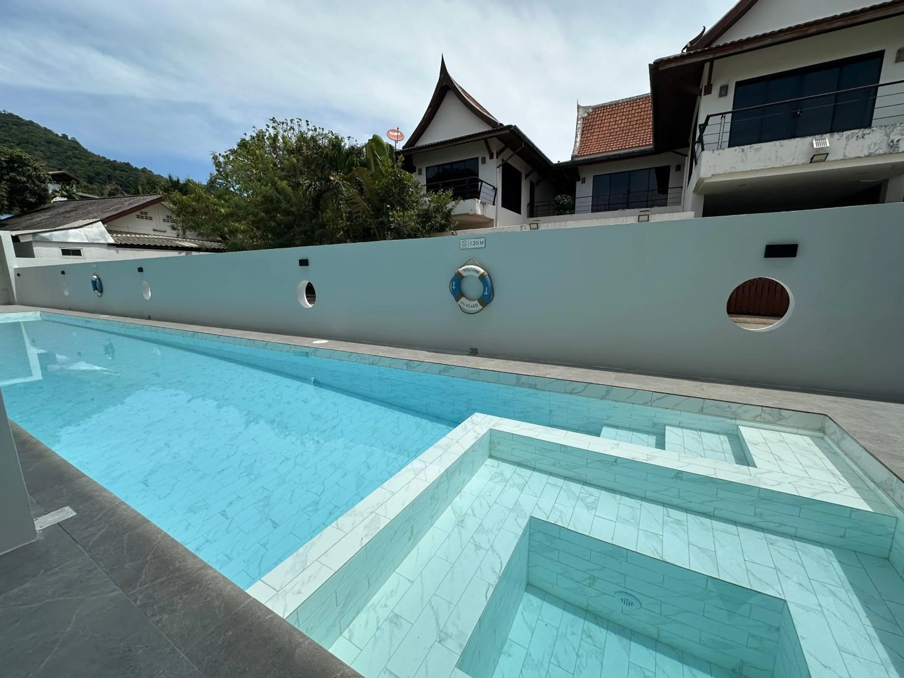 Swimming pool in Kata Place Villa